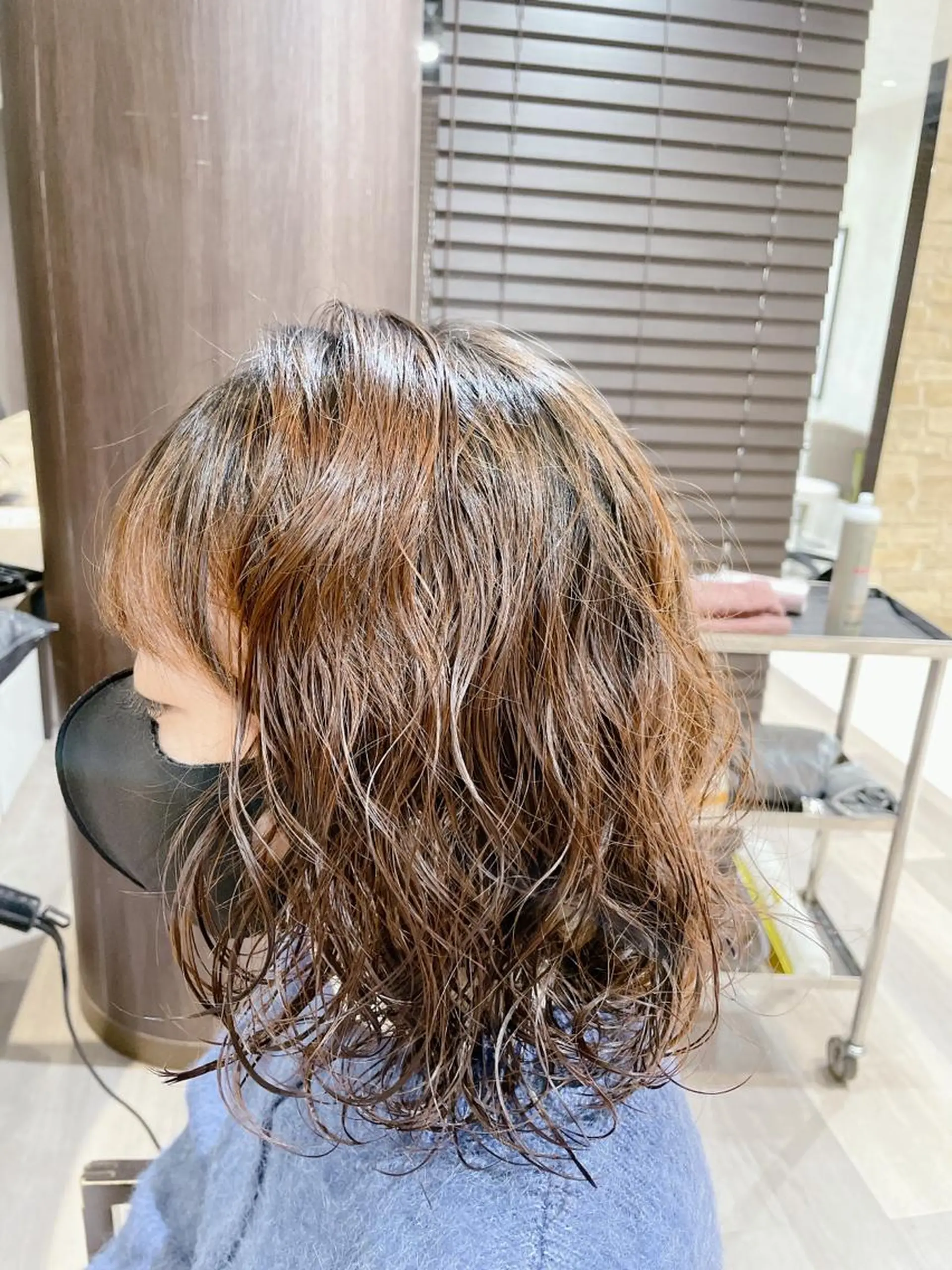 ミディアム パーマ CYNTHIADUE 店長｜ IRISUのヘアスタイル