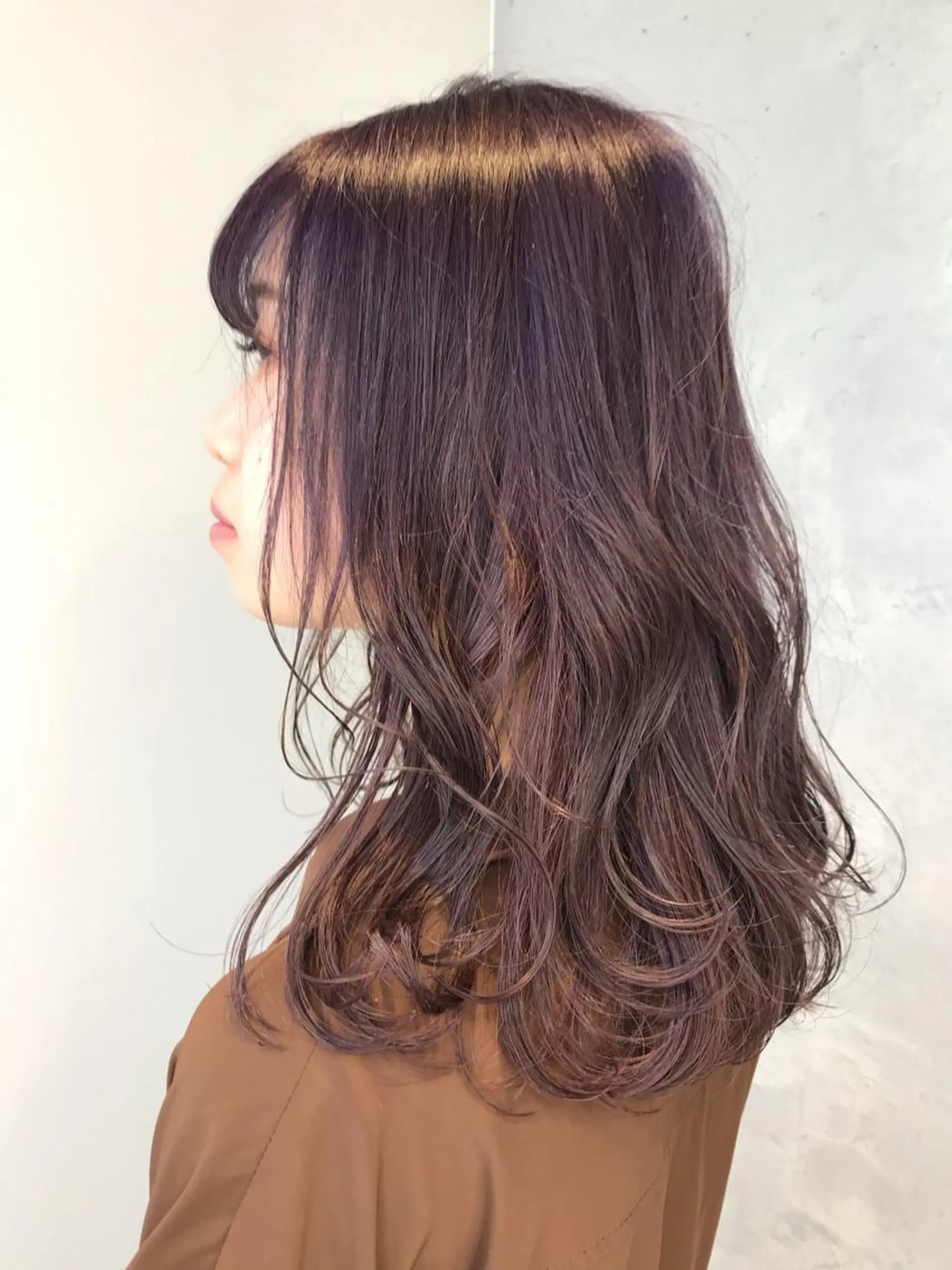 セミロング ア イカのヘアスタイル