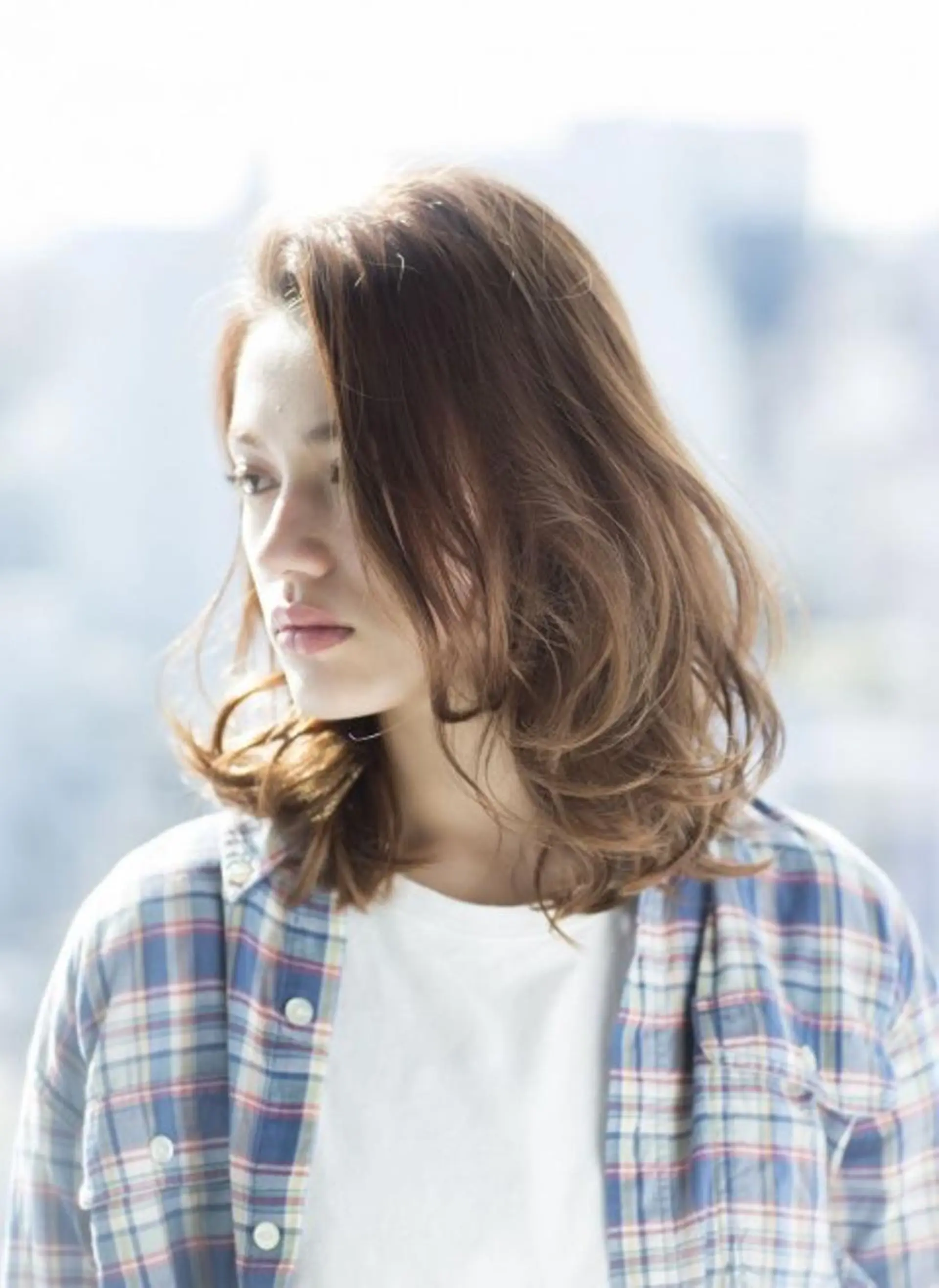 ミディアム 鈴木 奈波のヘアスタイル