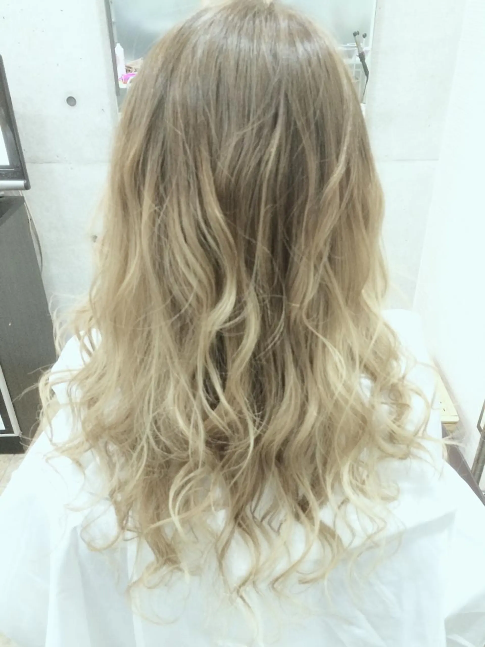 セミロング ロング カラー ヘアアレンジ グラデーションカラー ヘアカラー トリートメント SUNNY GRACEのヘアスタイル