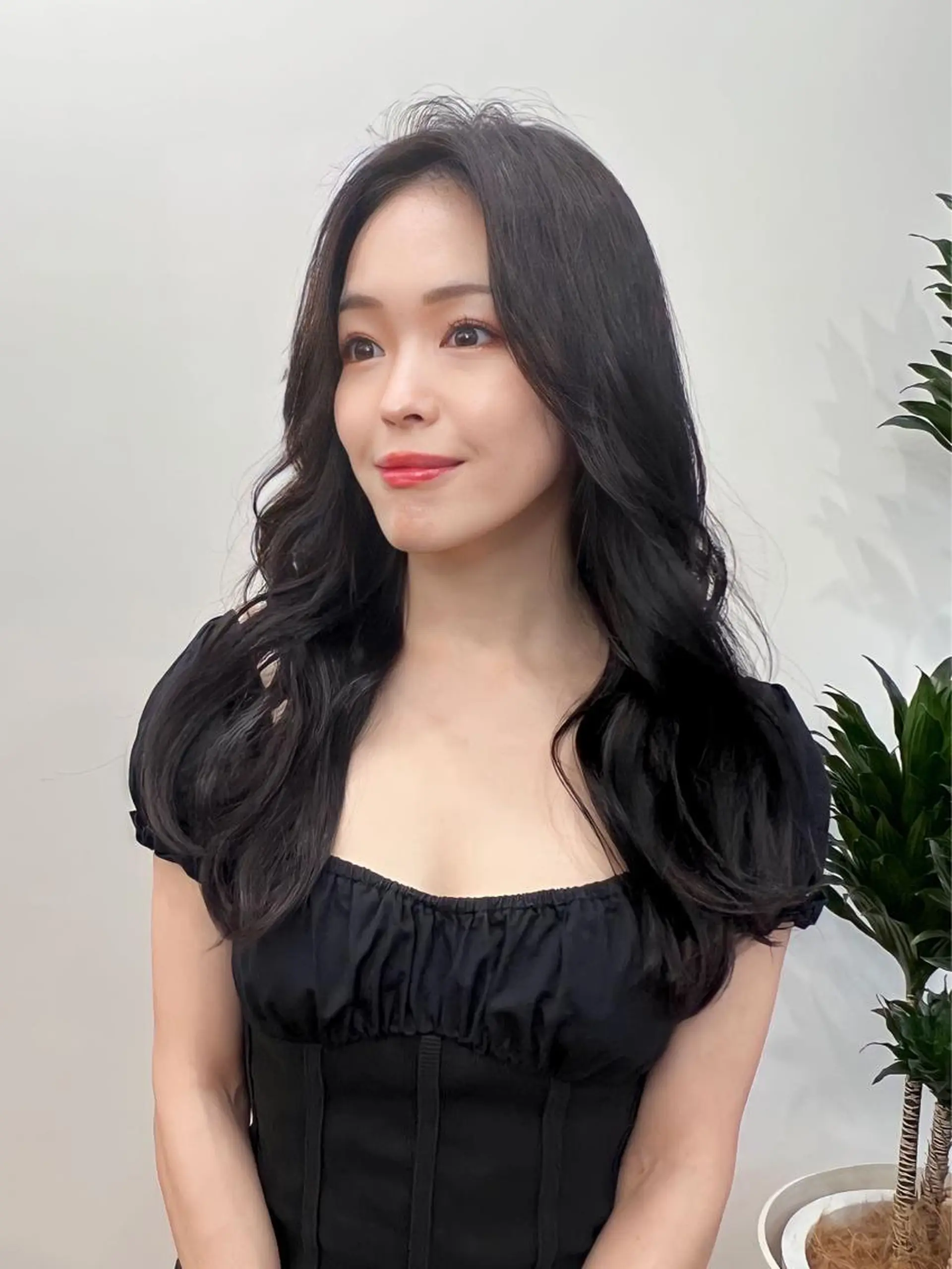 セミロング カラー パーマ ヘアアレンジ メンズ キッズ ネイル マツエク・マツパ アイブロウ メンズインナーカラー メンズ韓国風 黒髪 ブルーカラー ブルーブラック 渋谷レイヤーカット❌ 縮毛矯正専門/武田涼のヘアスタイル