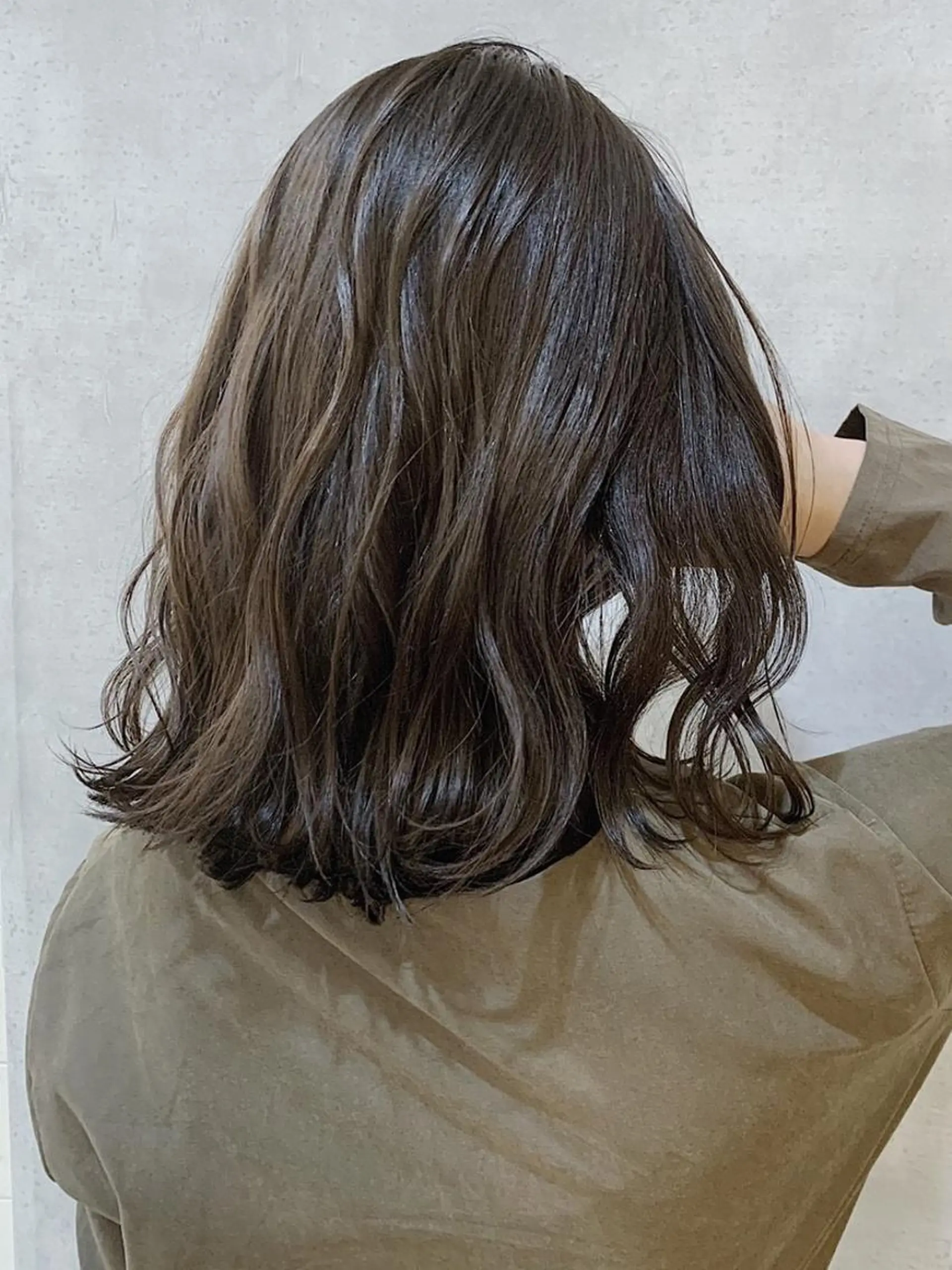 ミディアム カラー MOU namba ムウナンバのヘアスタイル