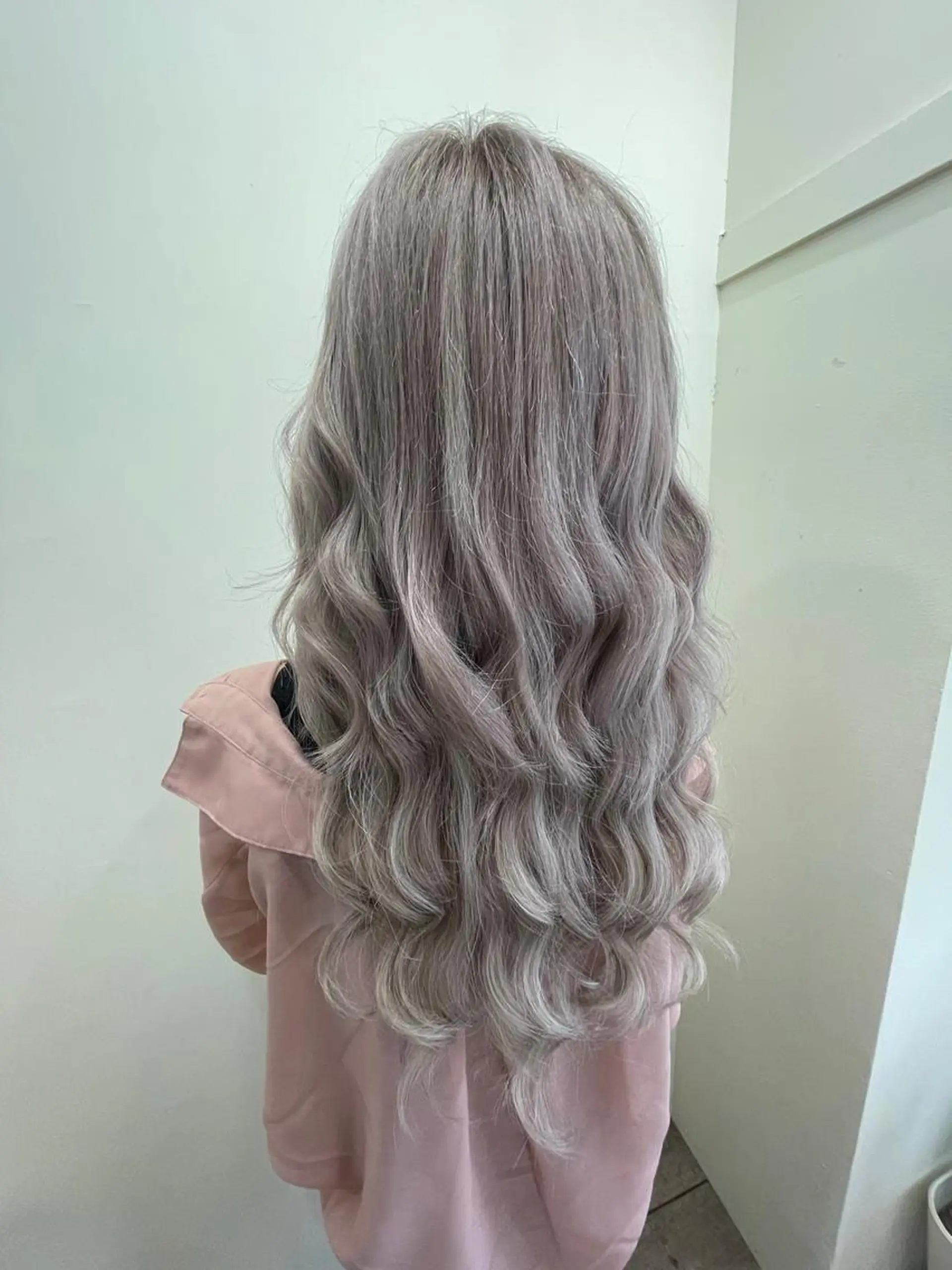 ロング カラー シールエクステ バレイヤージュ ブリーチ ケアブリーチ ダブルカラー エクステ WEST OLAND加藤圭介のヘアスタイル