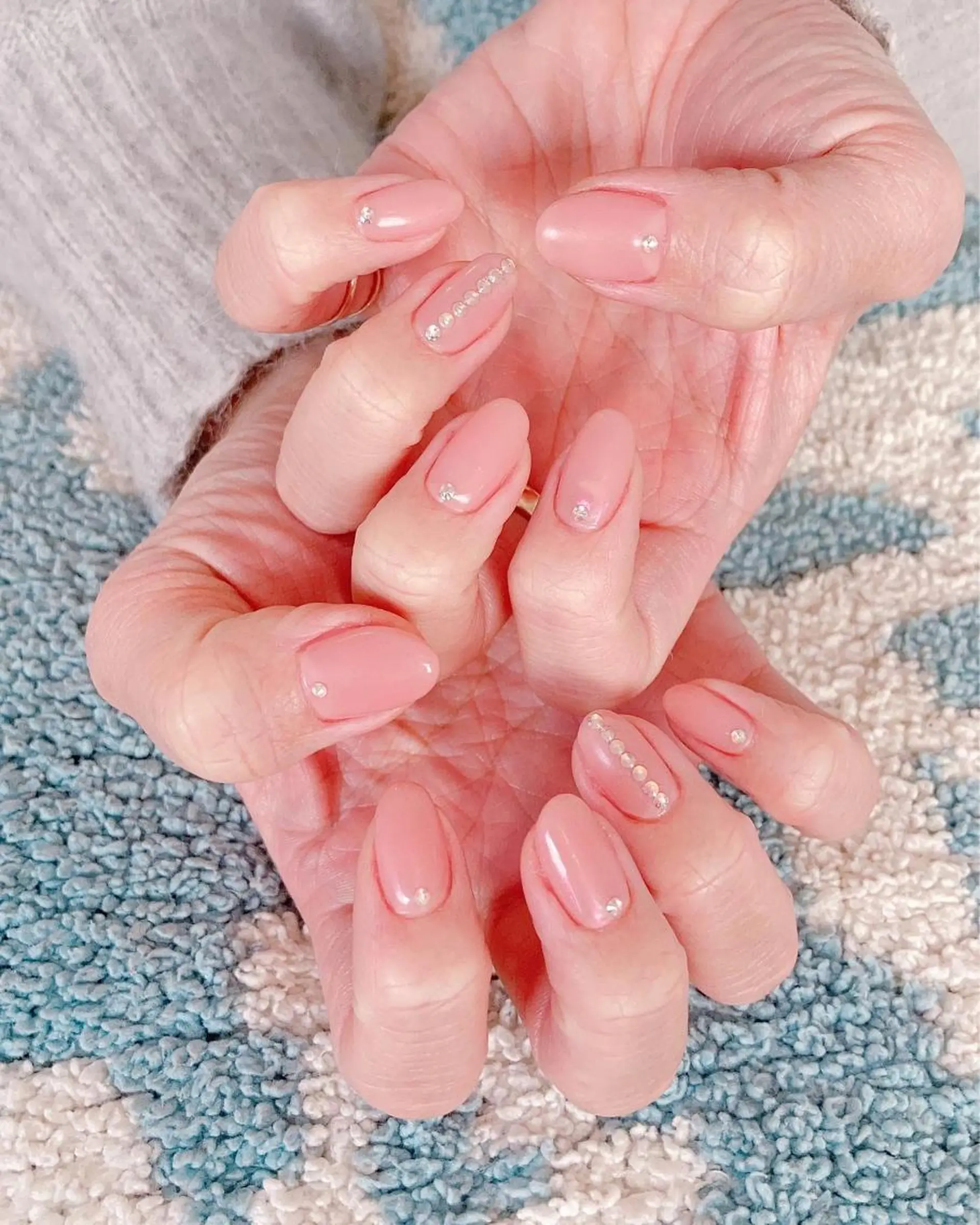 ネイル アートネイル ワンカラーネイル ストーンネイル プライベートサロン LIBRAのネイルデザイン