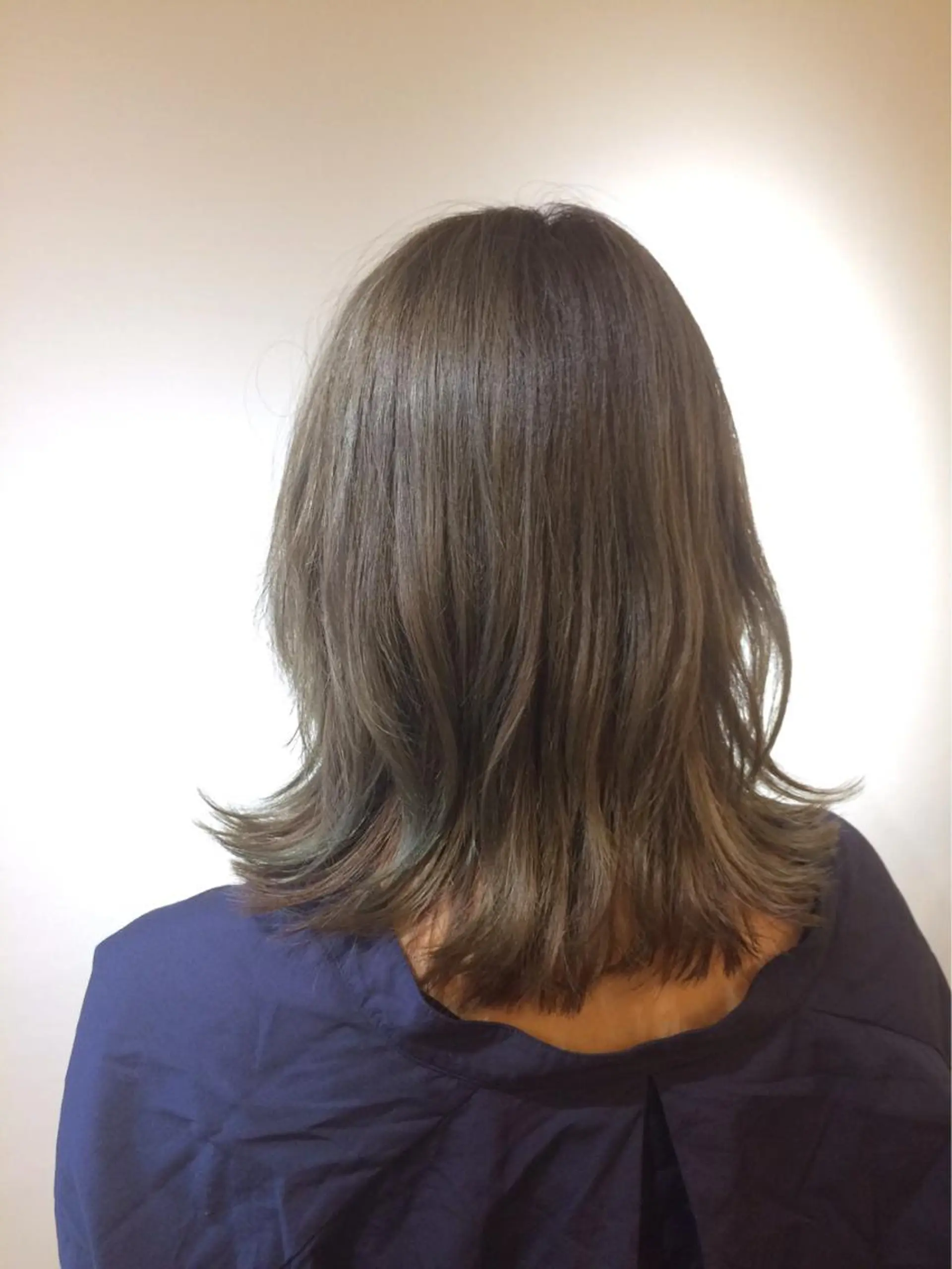 ミディアム box mico. mutsumiのヘアスタイル