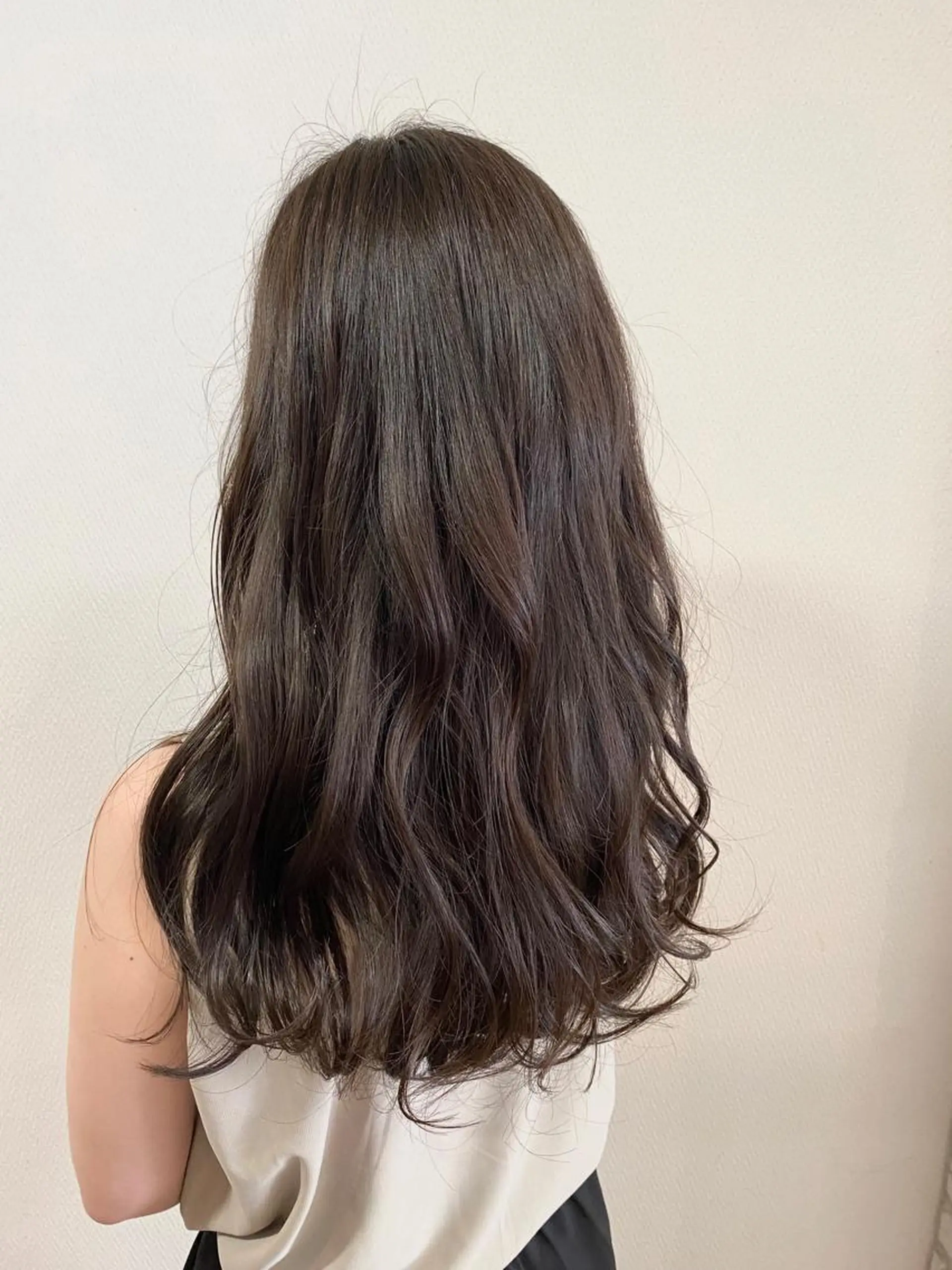 ロング 山本 茉希のヘアスタイル