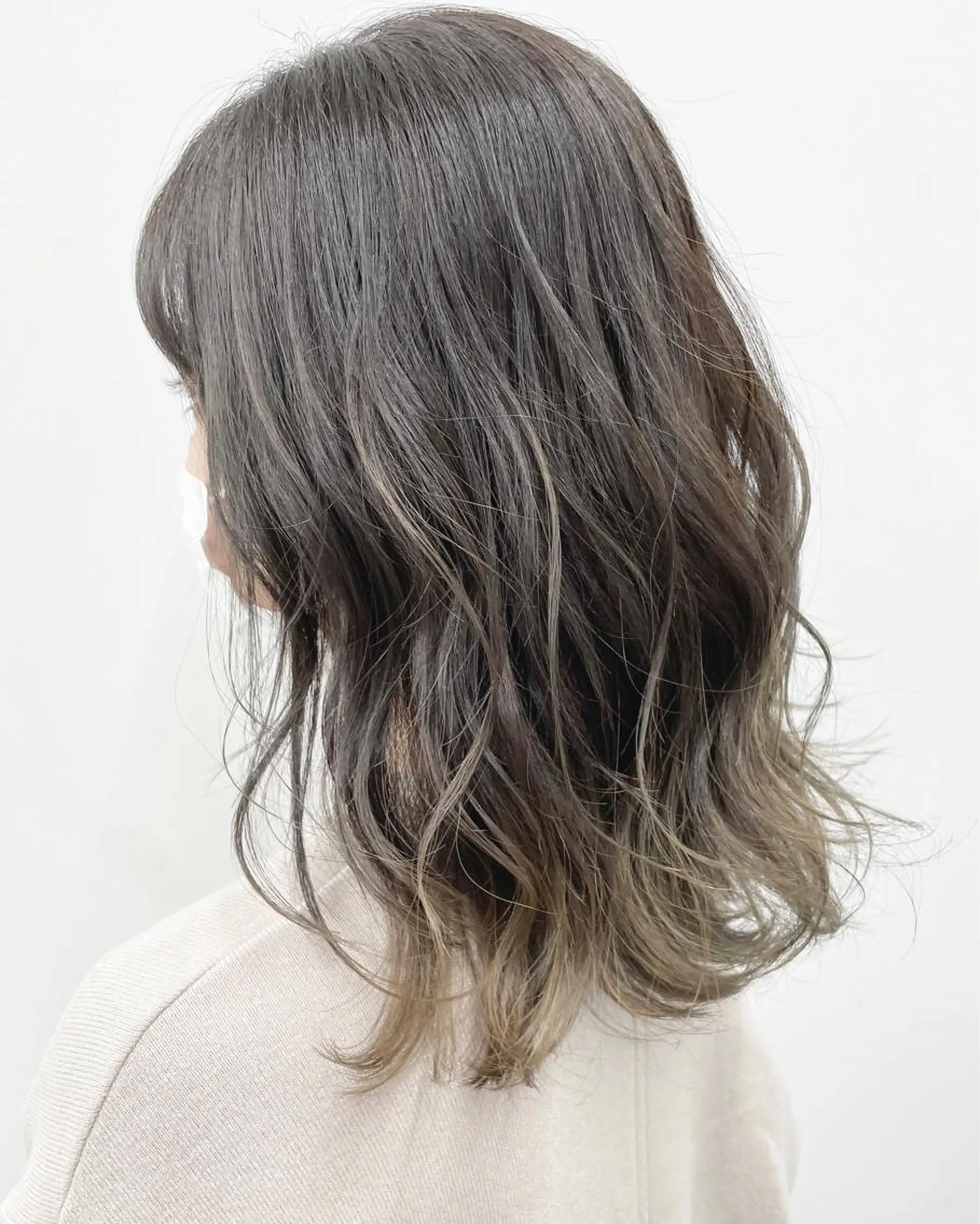 ミディアム カラー バレイヤージュ レイヤーカット 🦄インナーカラー 🦄貫井彩花のヘアスタイル