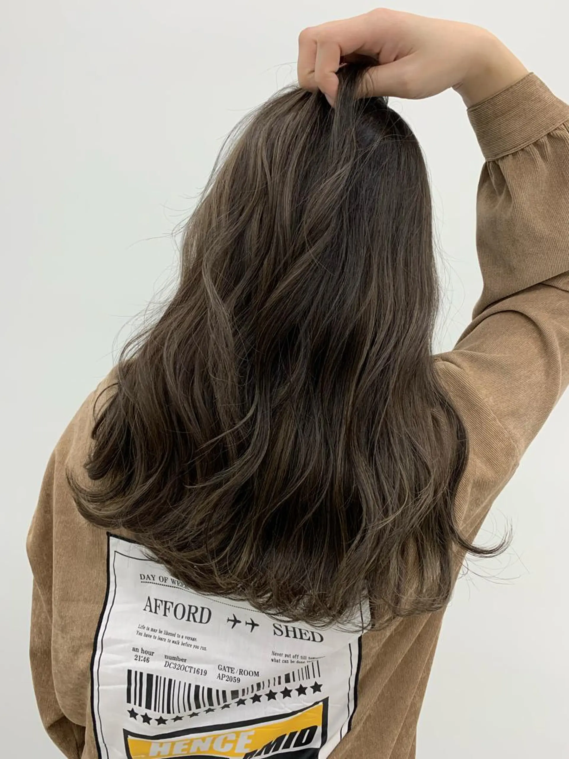 セミロング ハイライト 山田 絵里菜のヘアスタイル