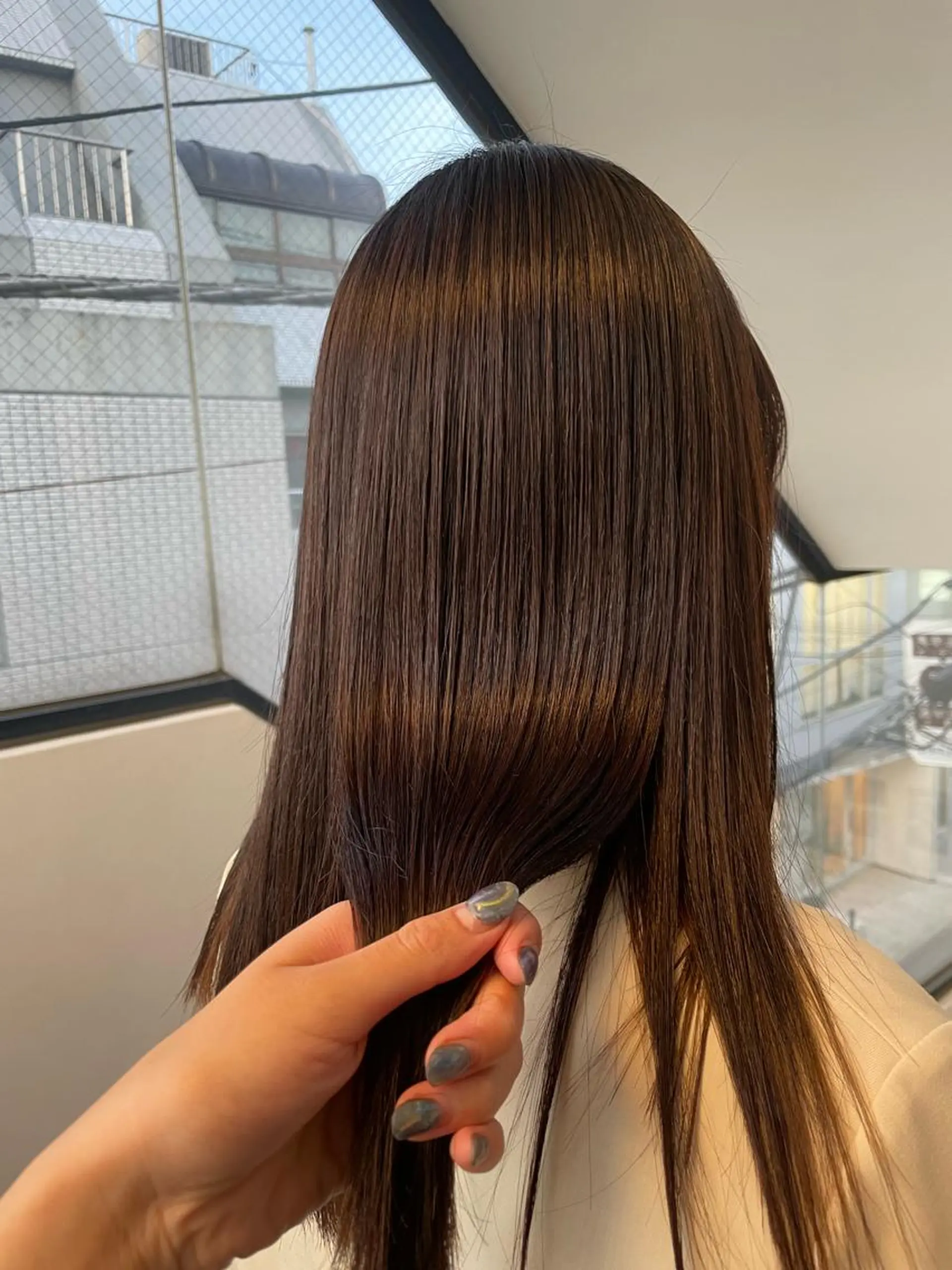 ロング パーマ 髪質改善 ストレートパーマ ファッションに 溶け込むstyleのヘアスタイル