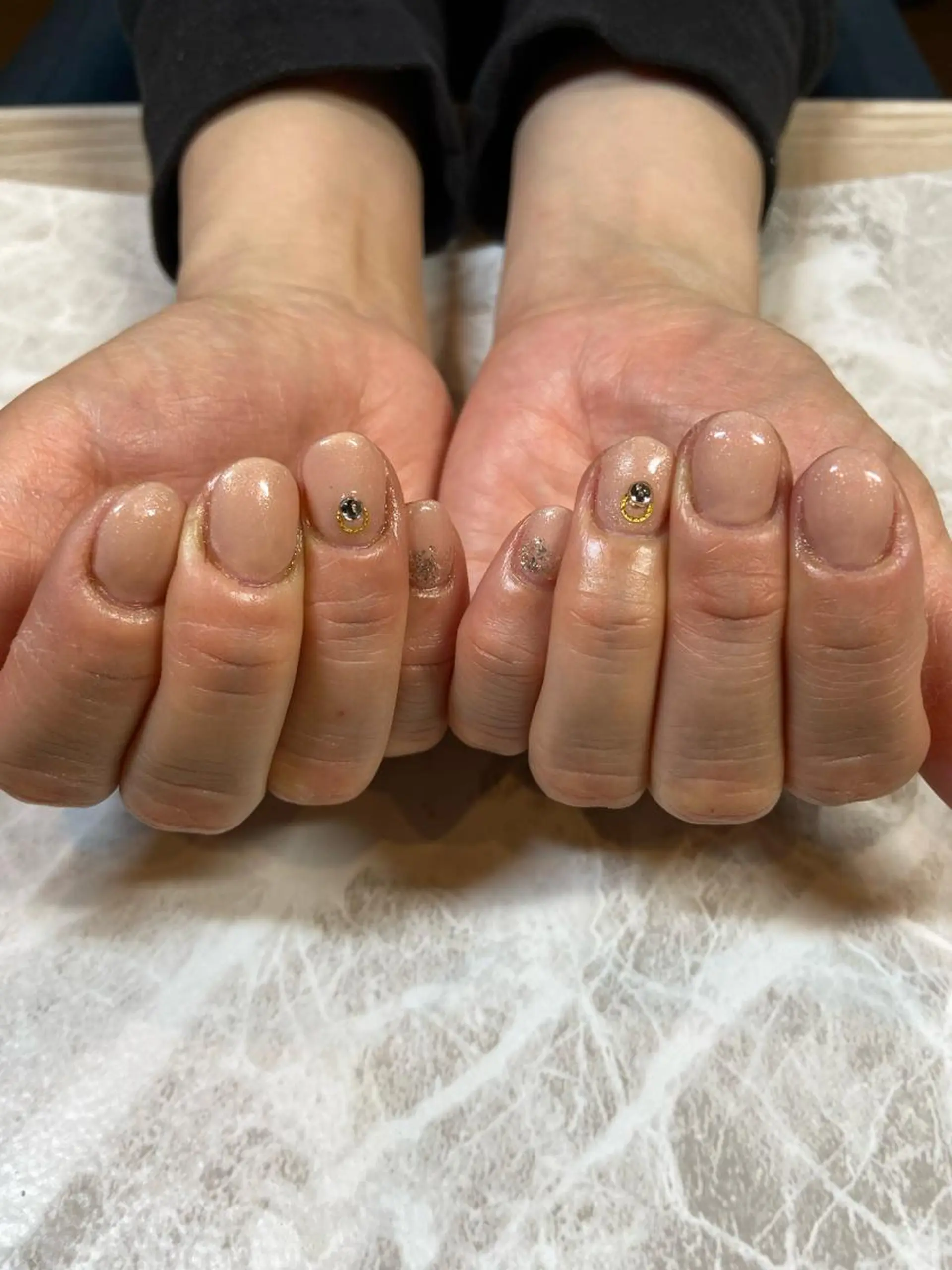 ミディアム ネイル オフィスネイル ワンカラーネイル ハンドネイル ネイルサロン ステラのネイルデザイン