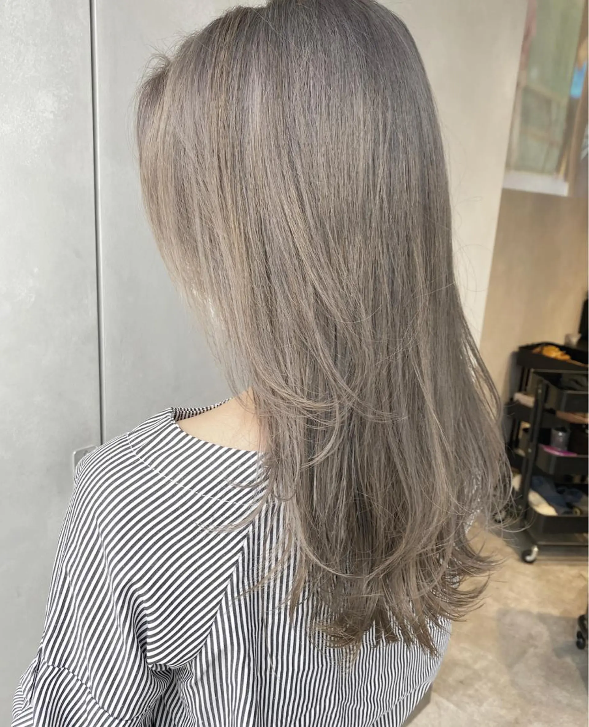 ロング カラー ヘアアレンジ グレージュ #ブリーチカラー Akihoのヘアスタイル