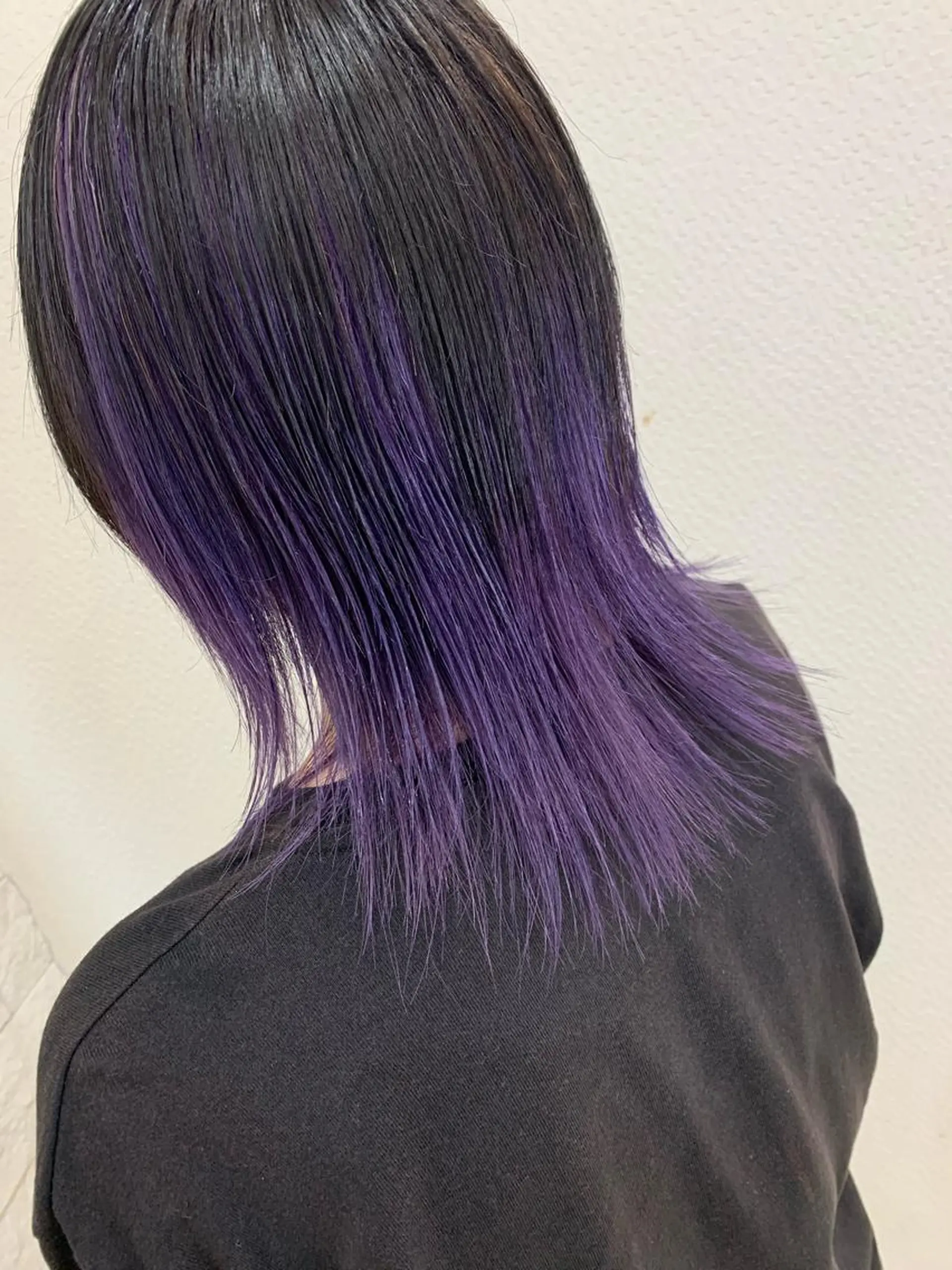 ミディアム パープルカラー カット ヘアカラー 今村公介 ブリーチ特化、派手髪のヘアスタイル