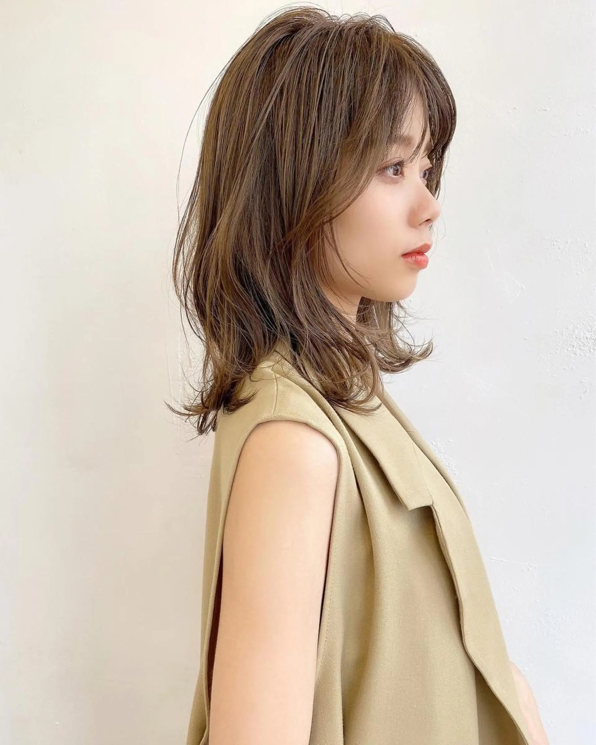 ミディアム レイヤーカット 鎌倉 彩のヘアスタイル