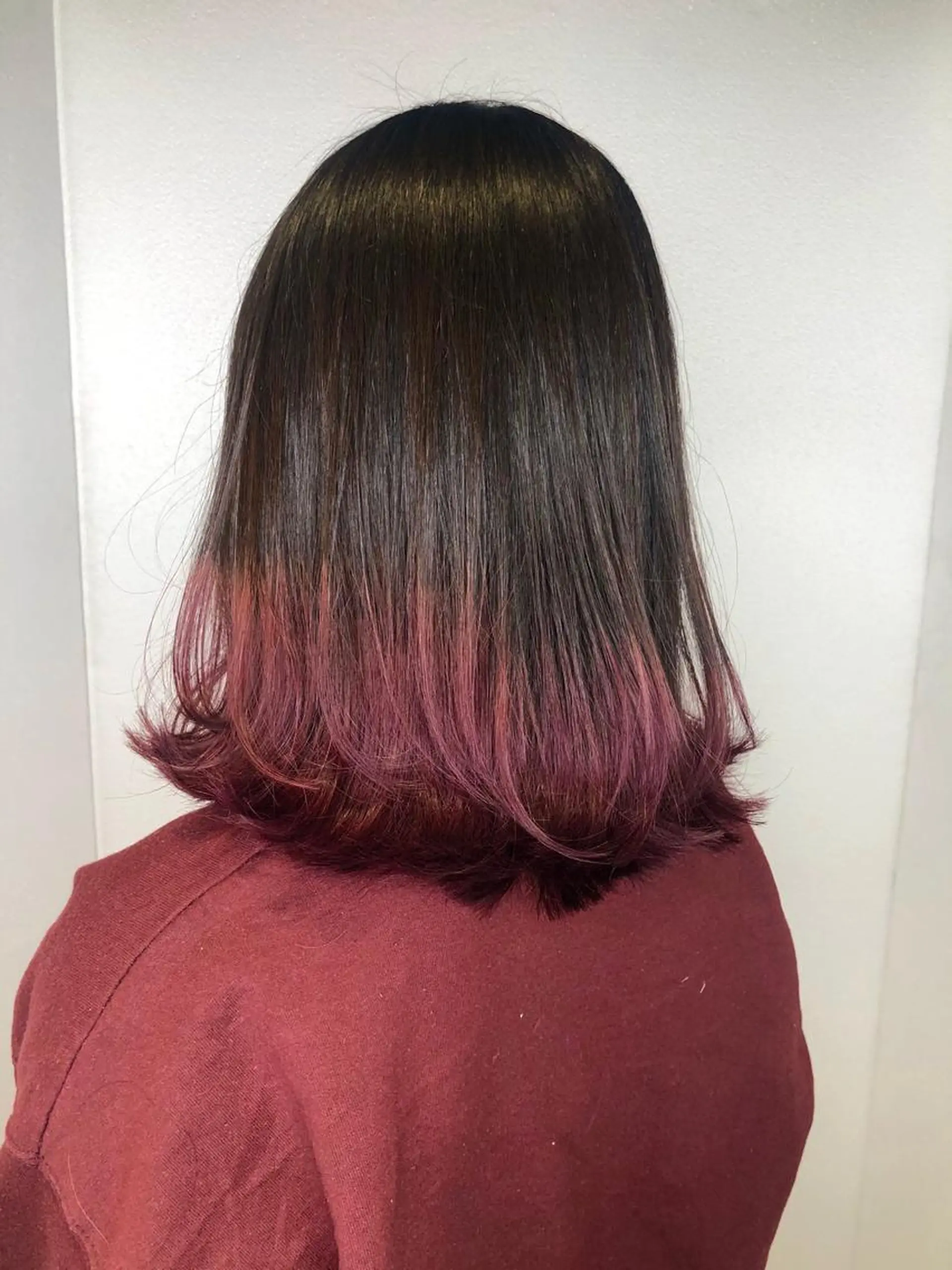 ミディアム カラー ピンクカラー レッドカラー 外ハネヘア 店長　濱口 花菜　美髪整形のヘアスタイル