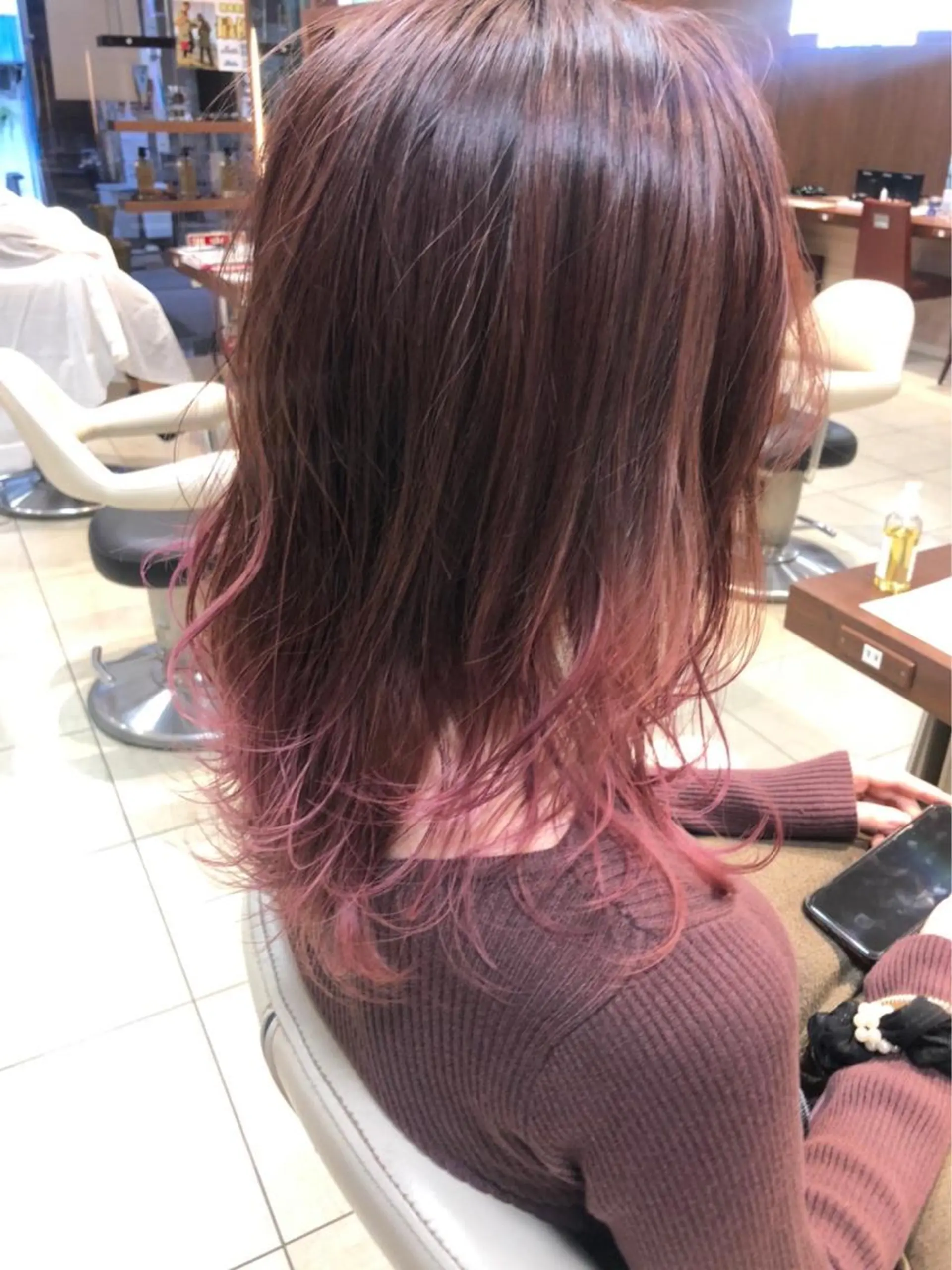 セミロング カラー グラデーションカラー ピンクカラー 🌈haru🌻 藤沢ハイトーン🌈のヘアスタイル