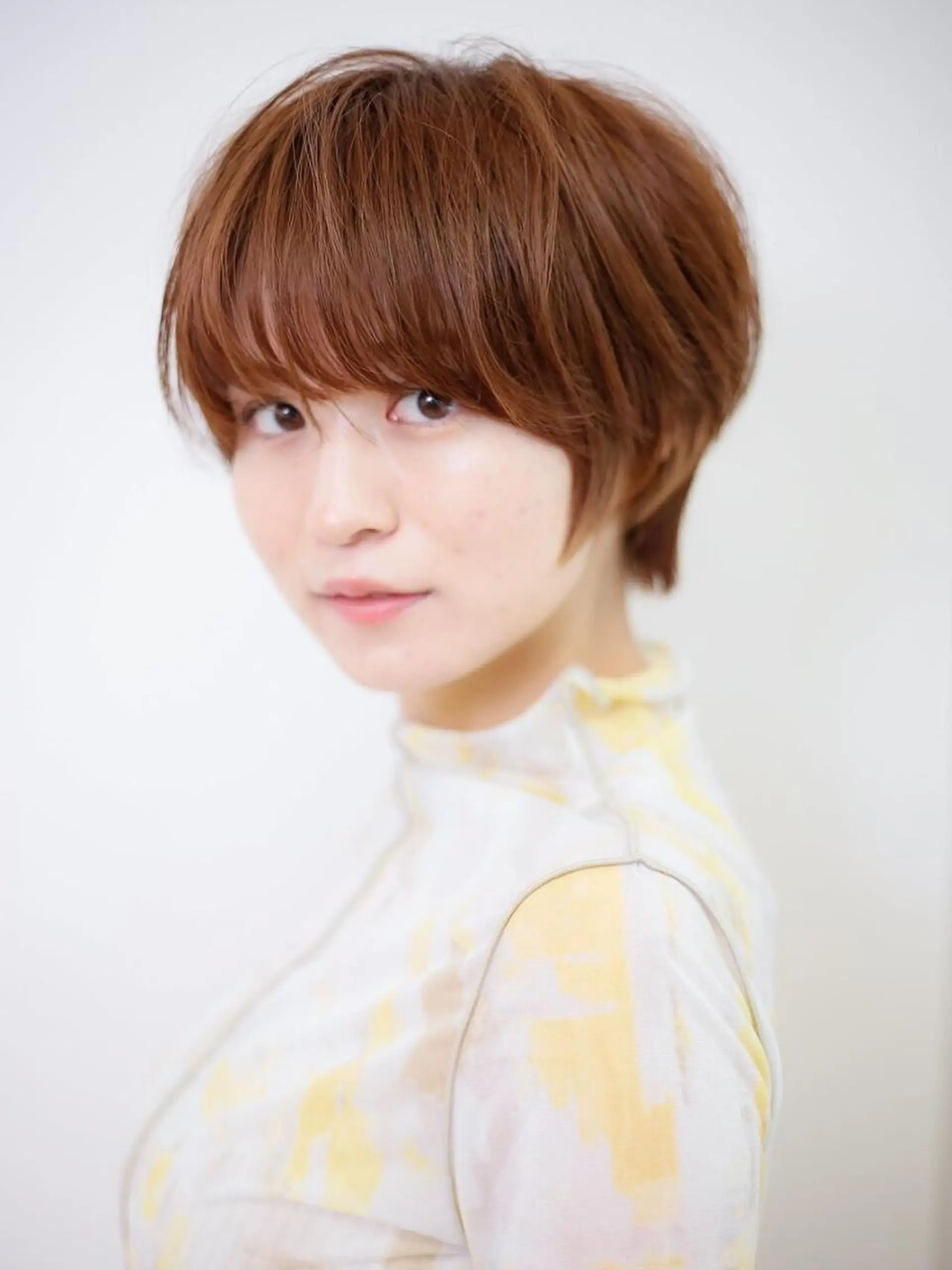 ショート カラー ブリーチ イヤリングカラー ハイライトカラー イルミナカラー インナーカラー BASSA 下井草店のヘアスタイル