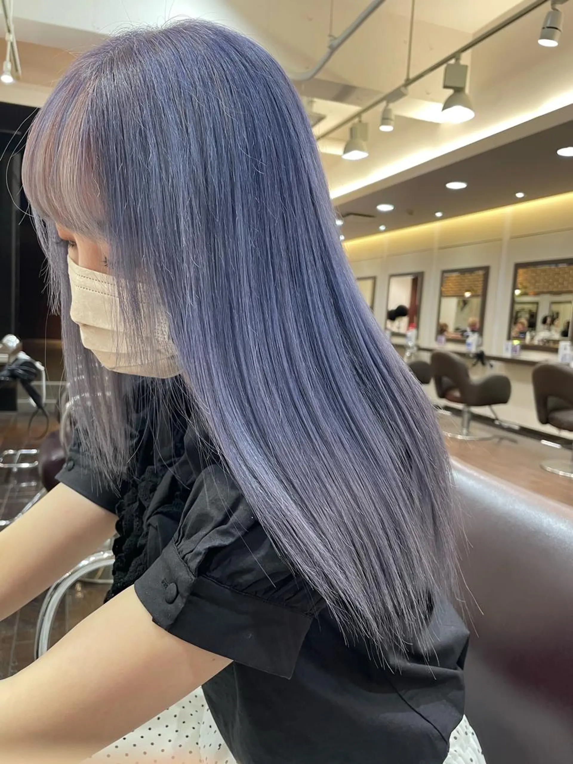 ロング カラー ブリーチ ブルーカラー ブルーラベンダー ケアブリーチ ラベンダーカラー カット ヘアカラー トリートメント aya/小顔レイヤー /柔らかカラーのヘアスタイル