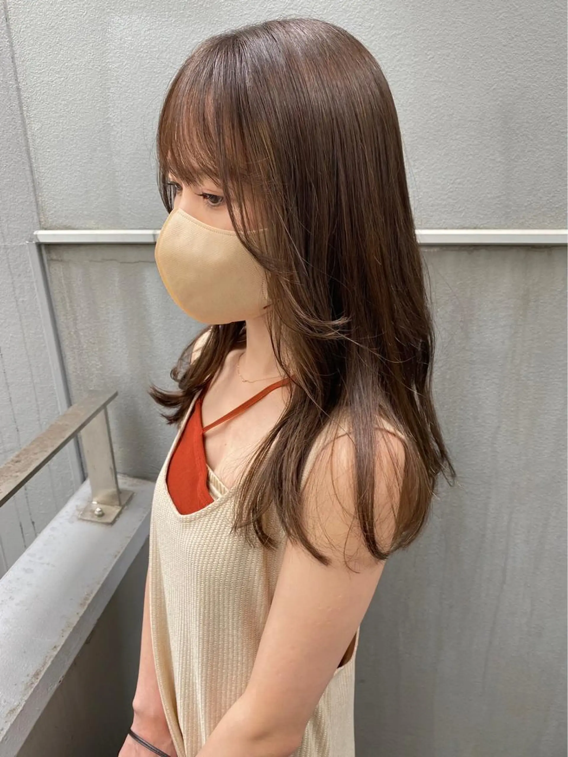 セミロング 中村 彩乃のヘアスタイル