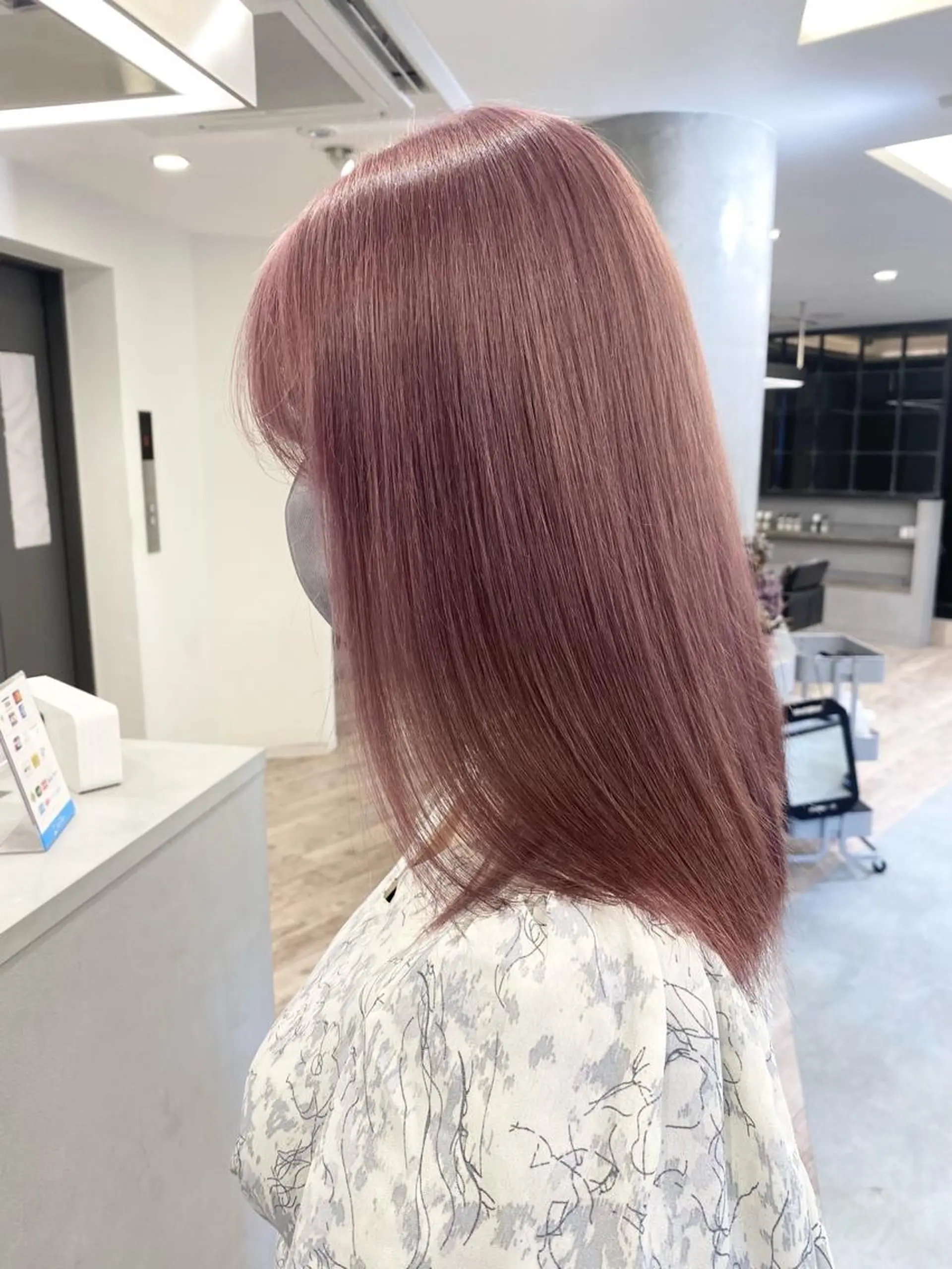 セミロング ヘアカラー ハイトーン特化サロン 🍑momo🍑のヘアスタイル