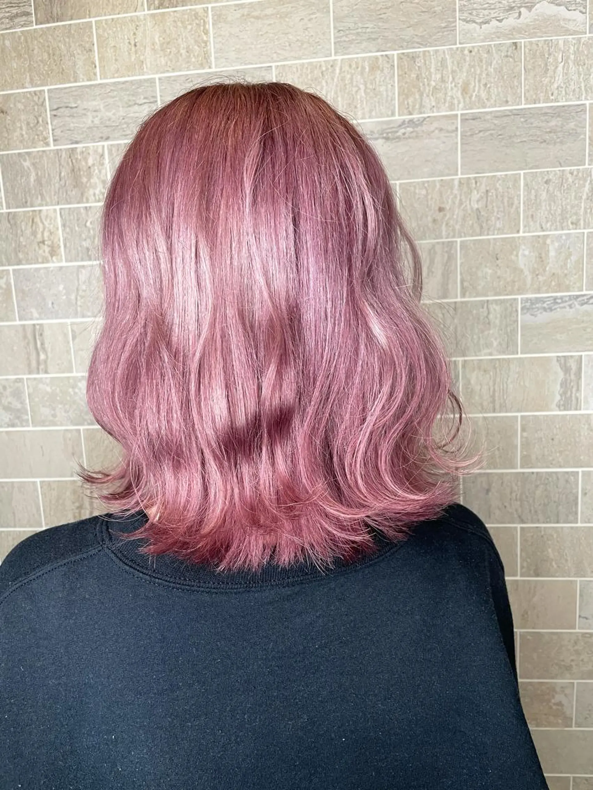 セミロング ヘアカラー ブリーチ毛矯正.髪質 改善.髪にドラマをのヘアスタイル