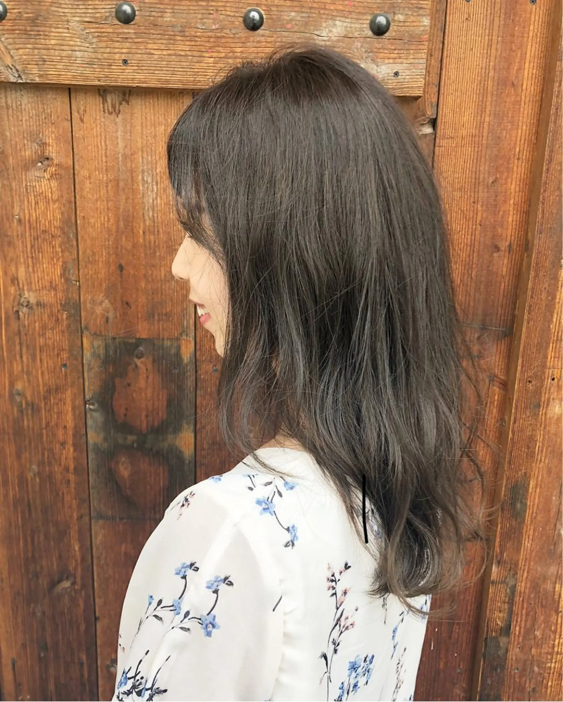 セミロング カラー 透明感カラー グレージュ イルミナカラー ヘアカラー 岩田 萌那のヘアスタイル