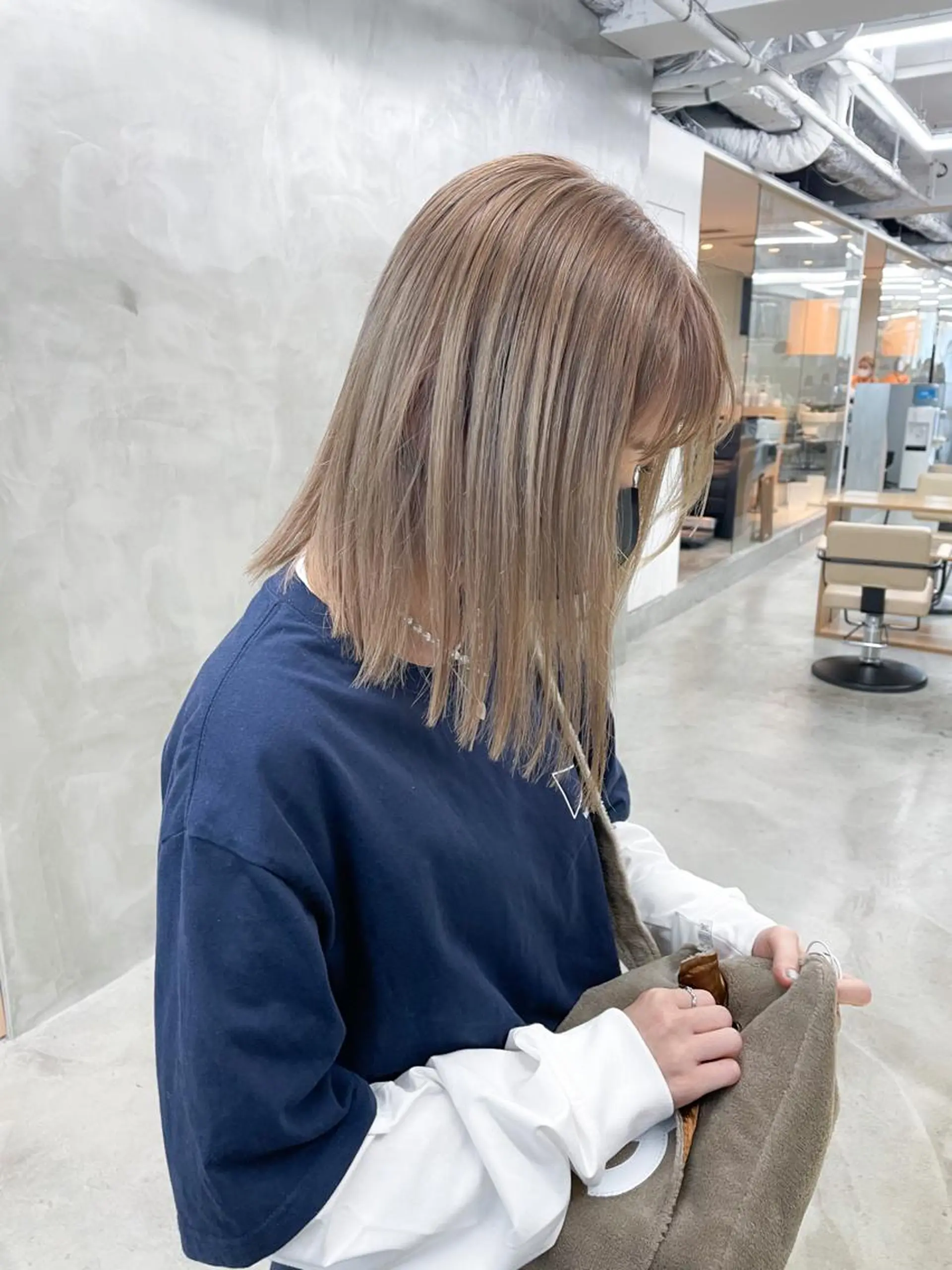 セミロング カラー ヘアカラー トリートメント 似合わせ｜レイヤー 🪩yurikaのヘアスタイル