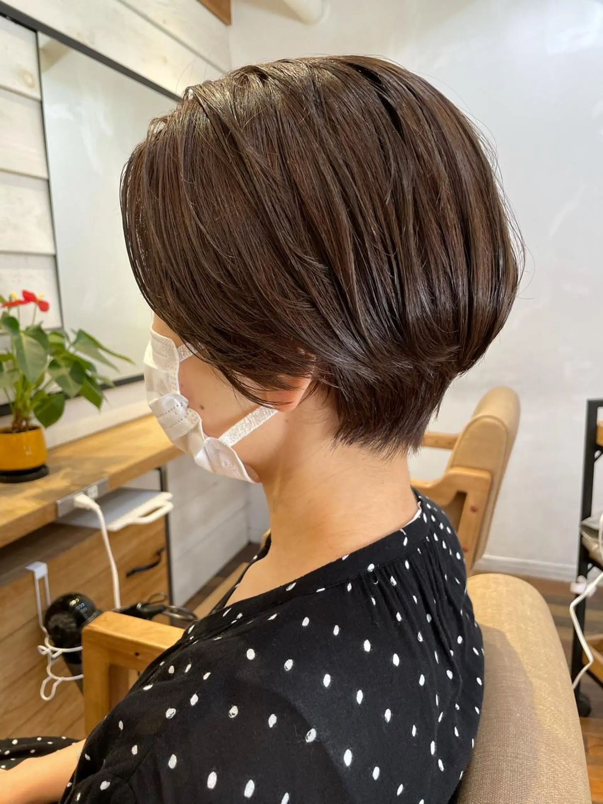 ショート カラー あずまぐち めぐみのヘアスタイル