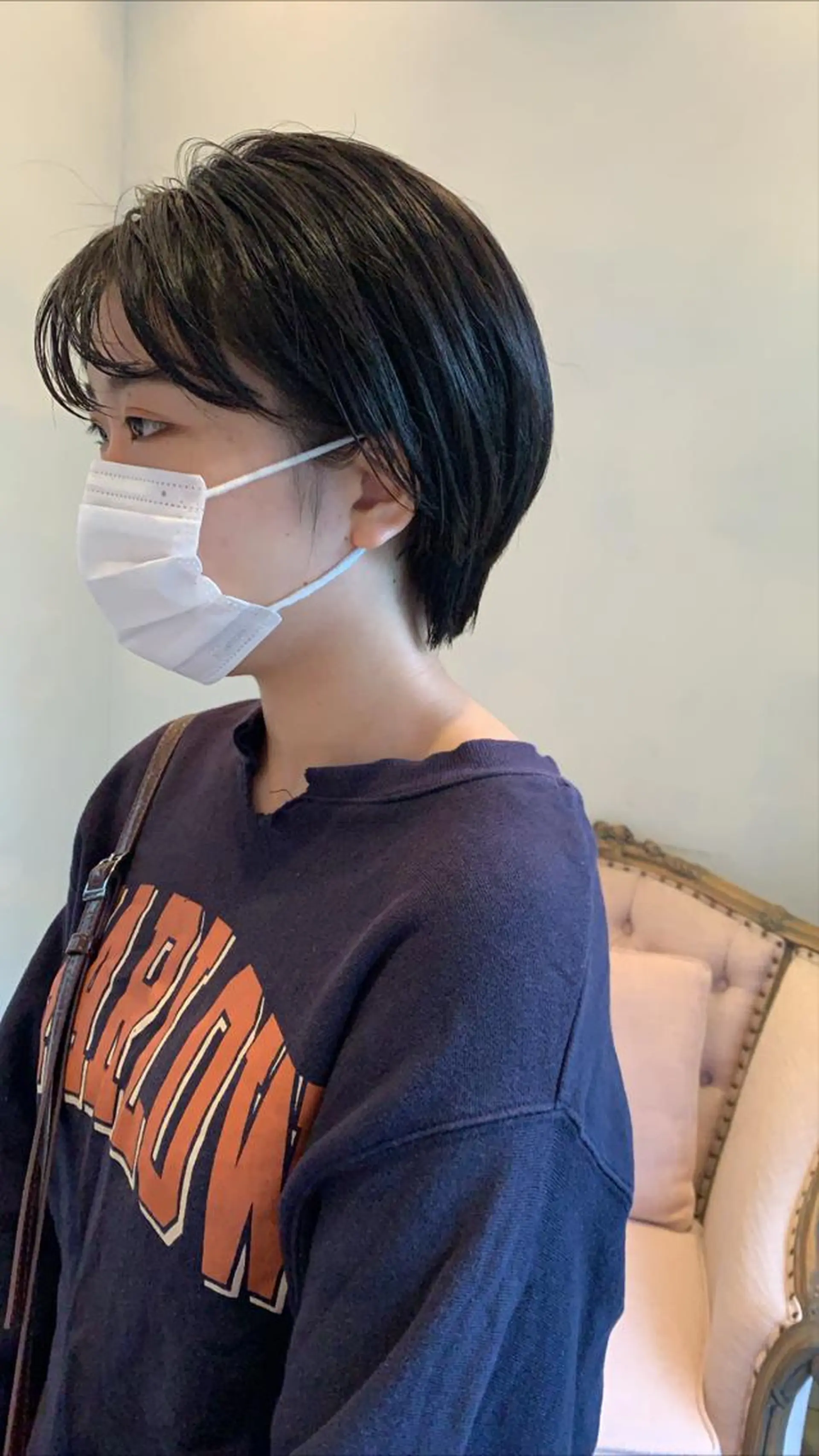 ショート SAKINO． ベージュカラーのヘアスタイル