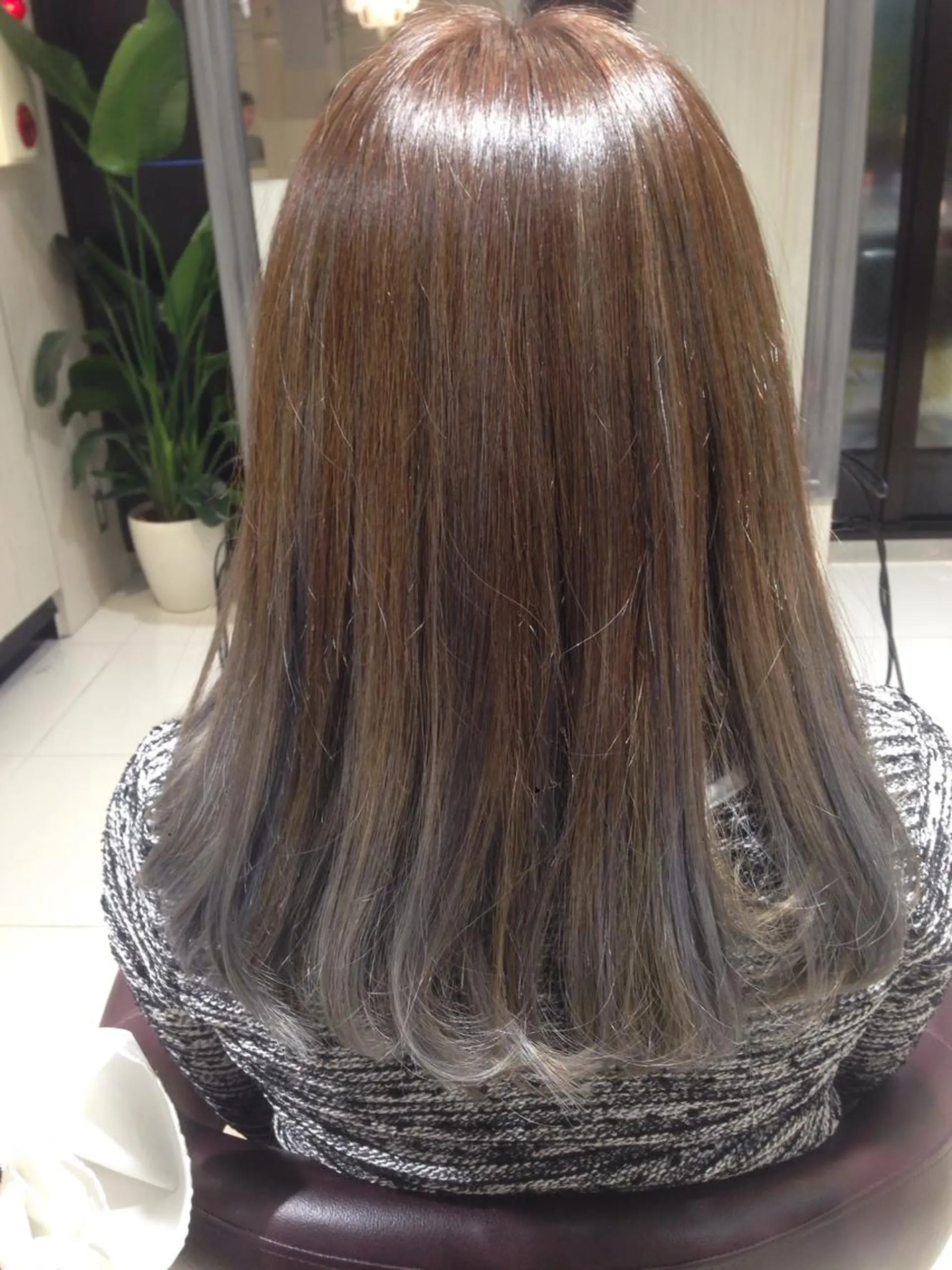 ミディアム セミロング カラー アッシュ グラデーションカラー グレージュ ハイライトカラー ハイライト ✨艶髪✨透明感✨ 山内大樹のヘアスタイル