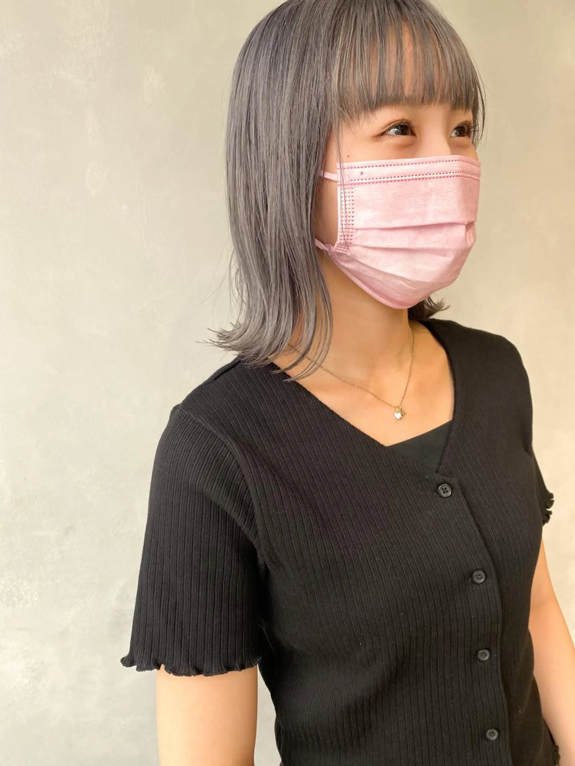 ミディアム カラー ヘアアレンジ シルバー #ブリーチカラー Akihoのヘアスタイル