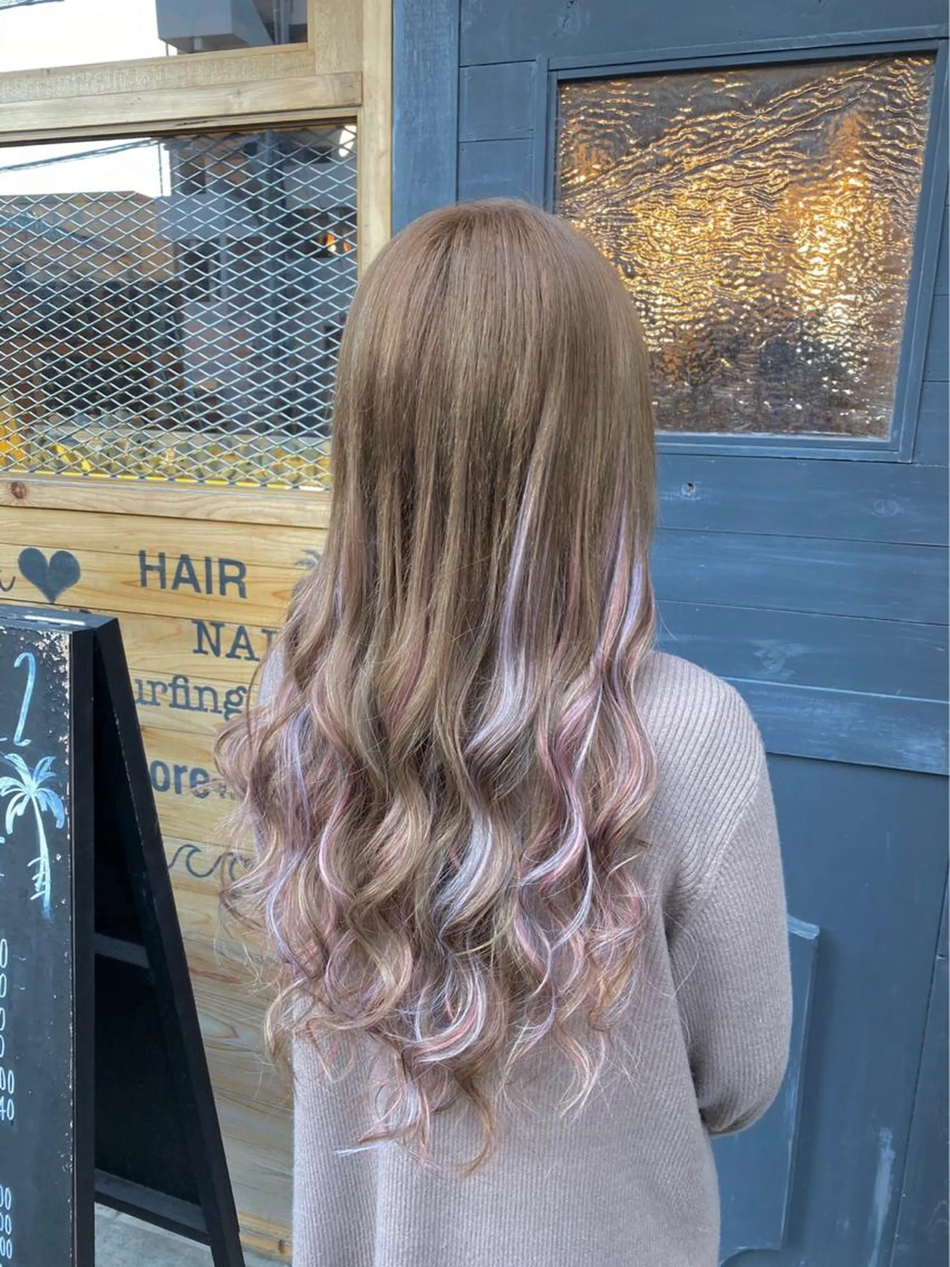 ロング カラー パーマ ヘアアレンジ エクステ エクステ 推し活専用 【派手髪】飯野ゆかりのヘアスタイル