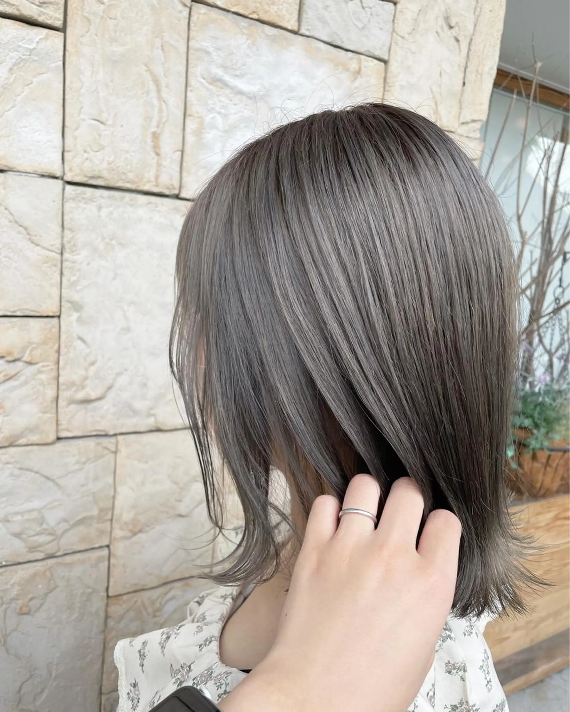 ミディアム F-LILA (リラ)Ainaのヘアスタイル