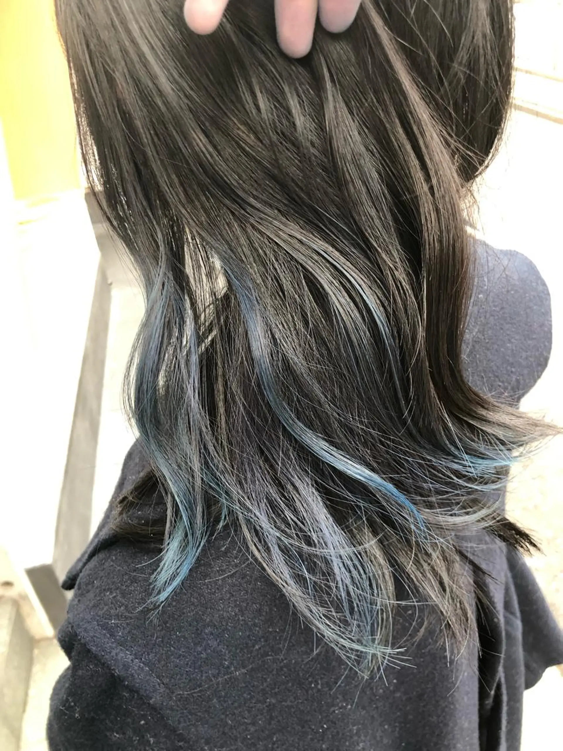 ミディアム カラー ブルーカラー ハイライトカラー ハイライト 原宿サロン代表 デザインカラー伊藤卓のヘアスタイル