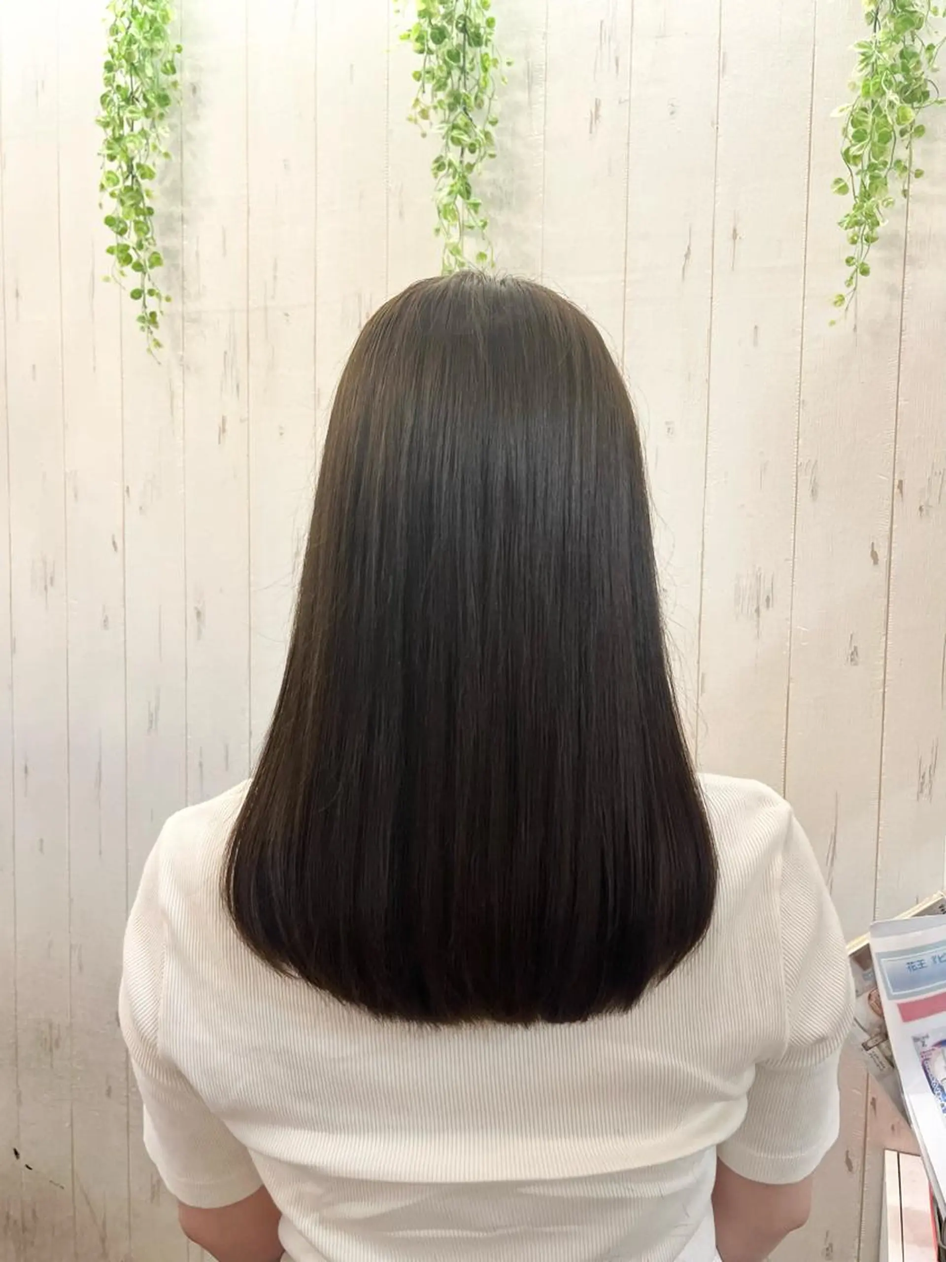 セミロング sayaka 透明感カラーのヘアスタイル