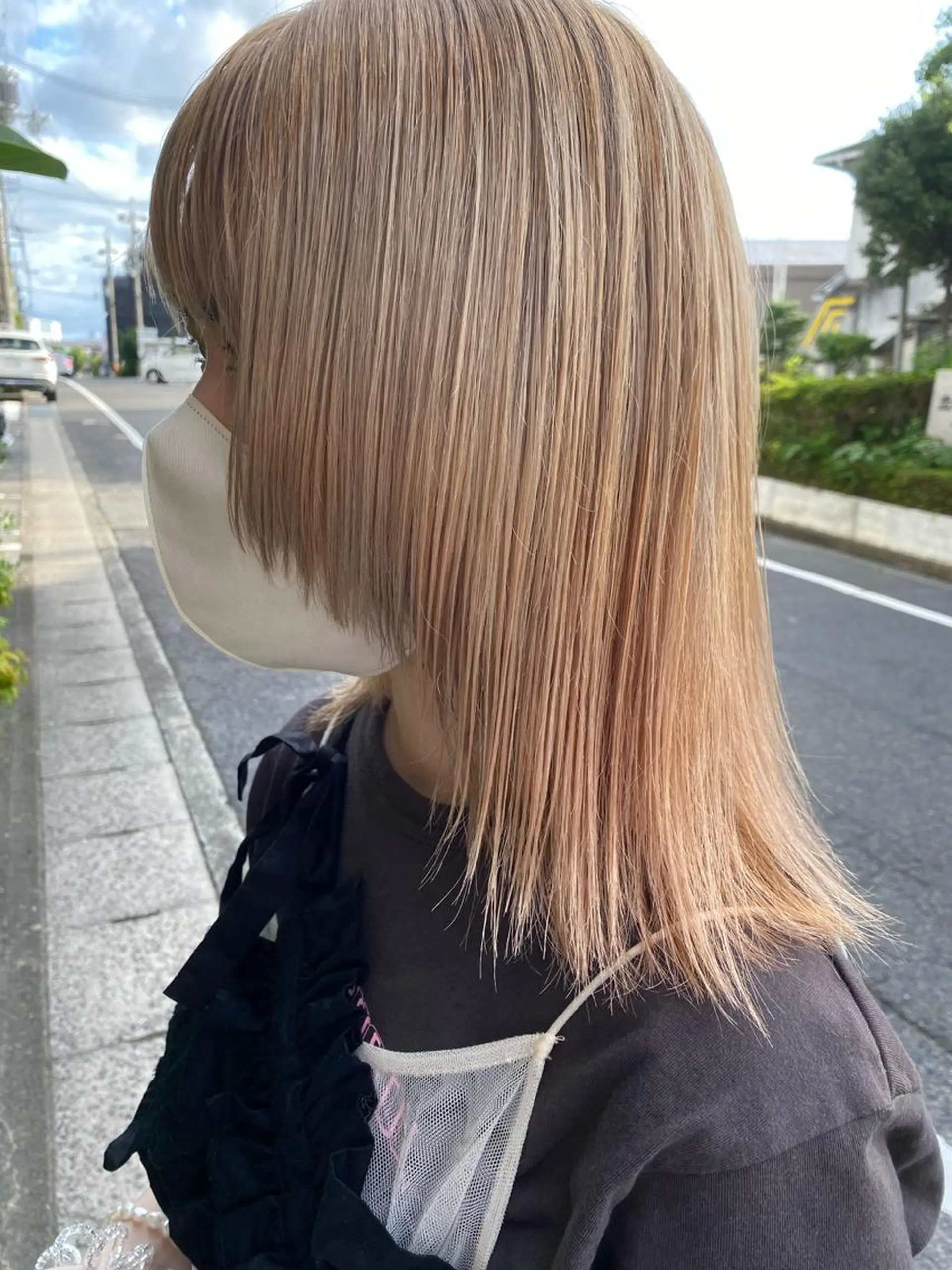 ミディアム M. YURIのヘアスタイル