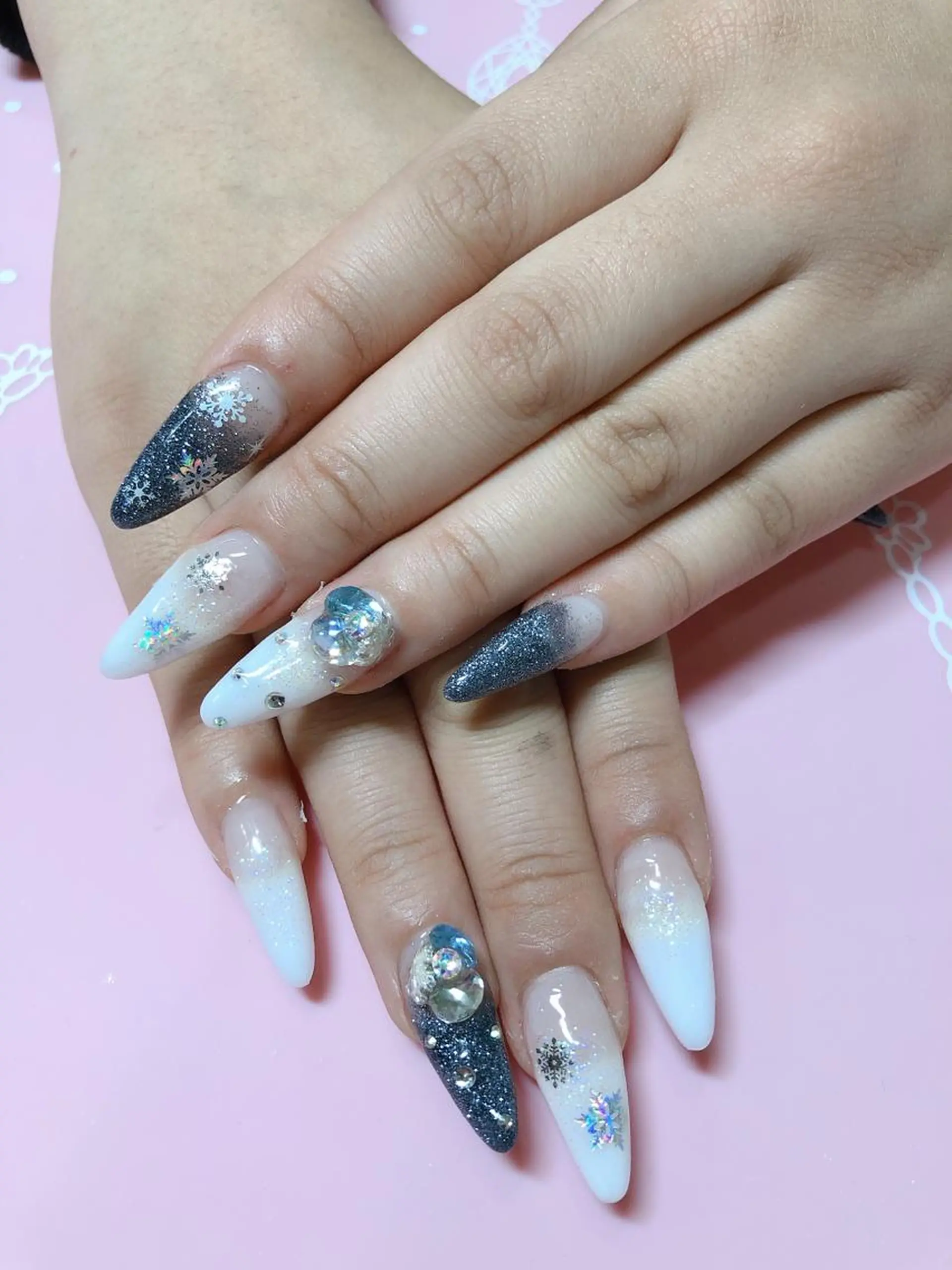 ロング ネイル アートネイル ストーンネイル ハンドネイル 《LB》ラブリエ Nail&eyeのマツエク・マツパデザイン