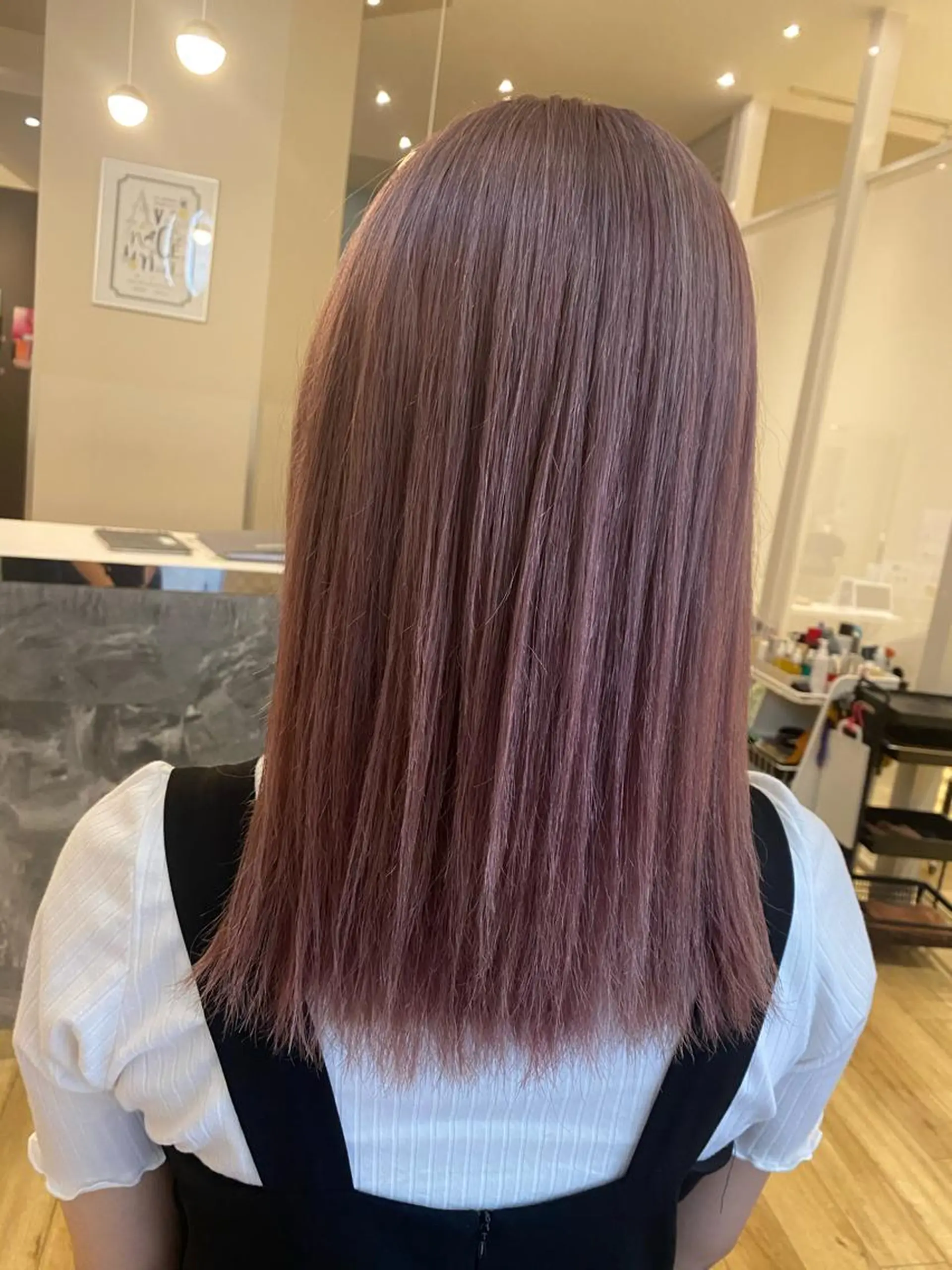 ミディアム カラー ベージュカラー ピンクカラー ピンクベージュ カット ヘアカラー salowin梅田茶屋町suite所属・ハイトーンヘア/ 島崎　タクミのヘアスタイル