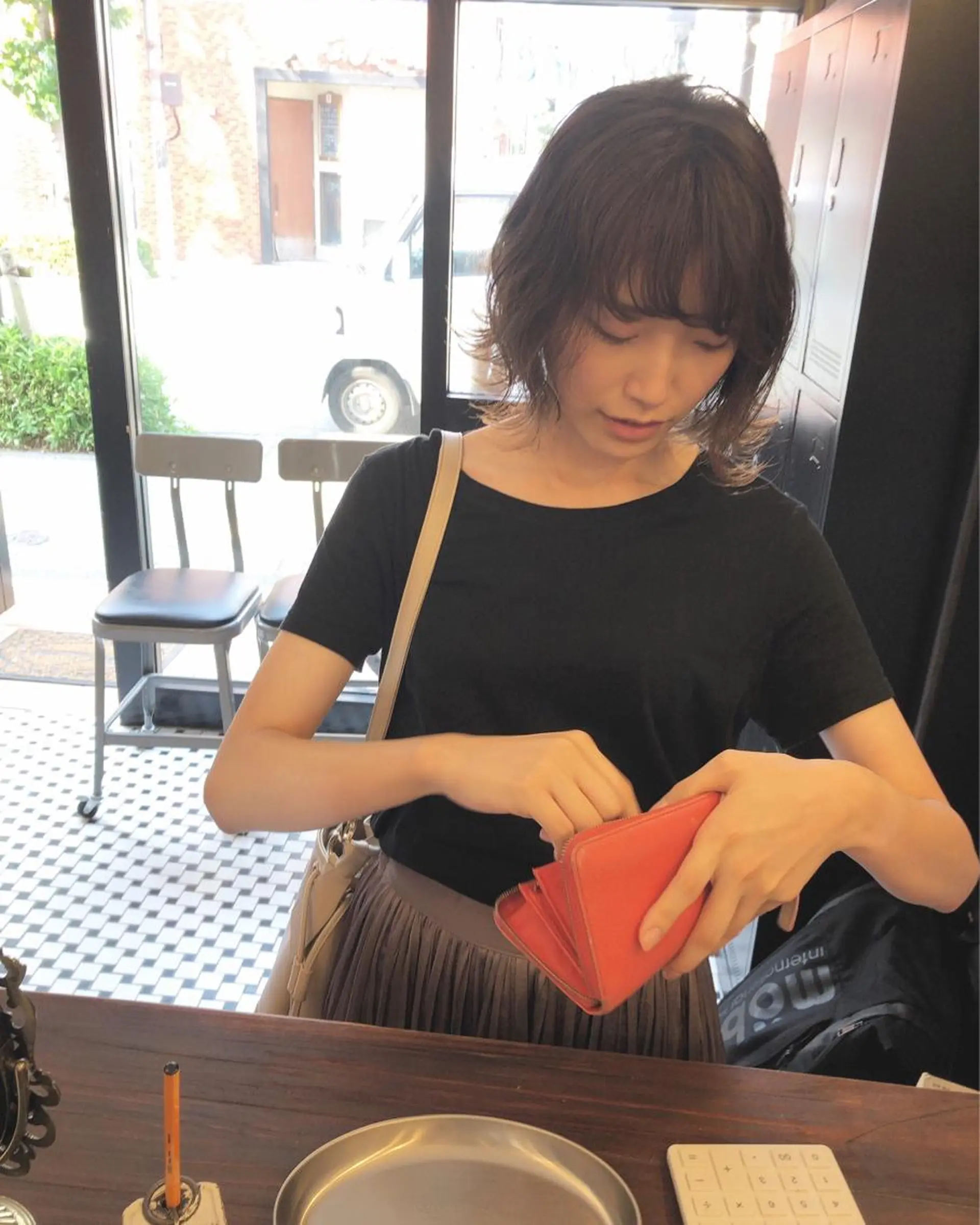 ショート パーマ 顔周りレイヤー/韓国 ブリーチminamiのヘアスタイル