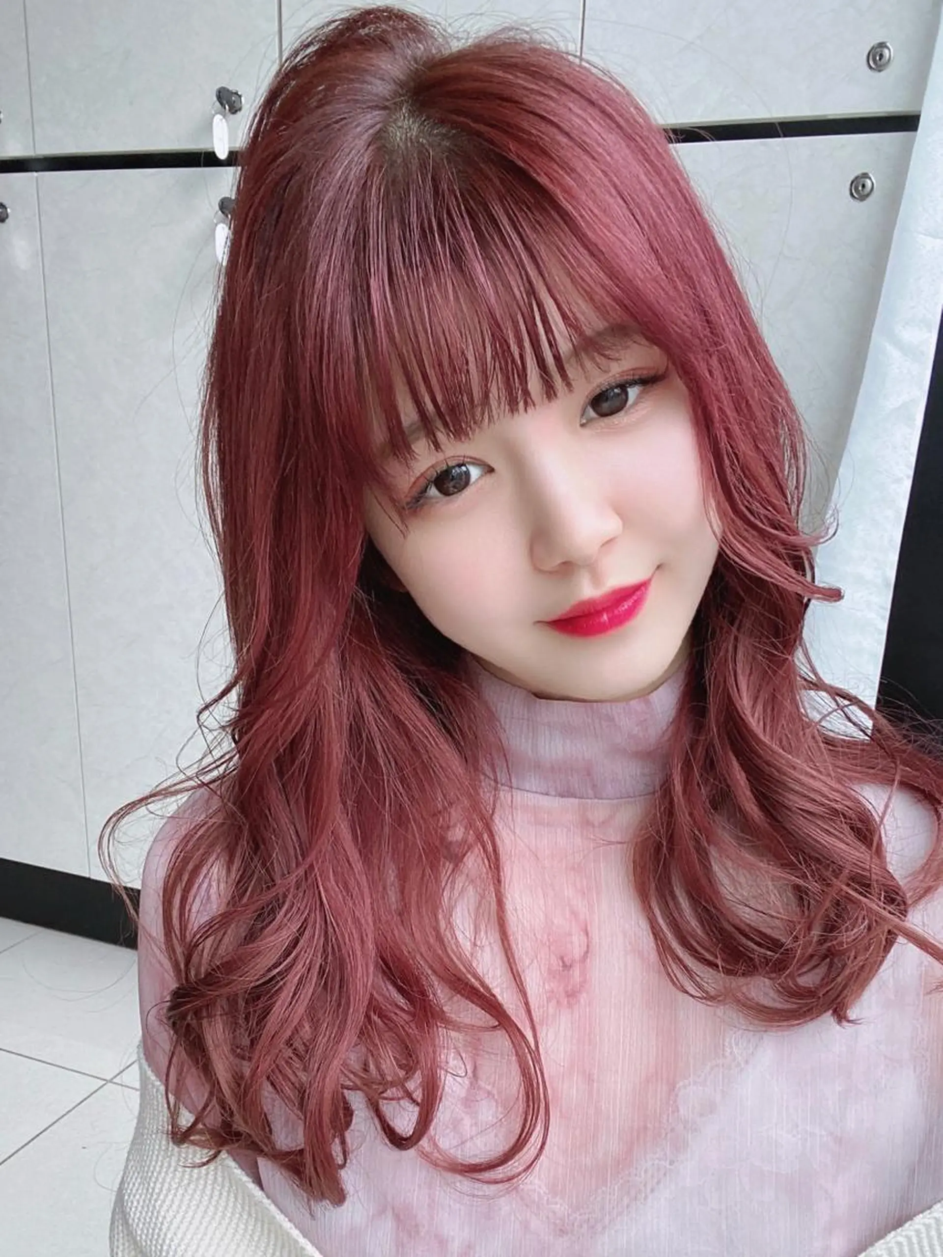 セミロング カラー ヘアアレンジ ショートボブ 編み込みエクステ シールエクステ セミロングパーマ バレイヤージュ LAVENDIA 初音のヘアスタイル