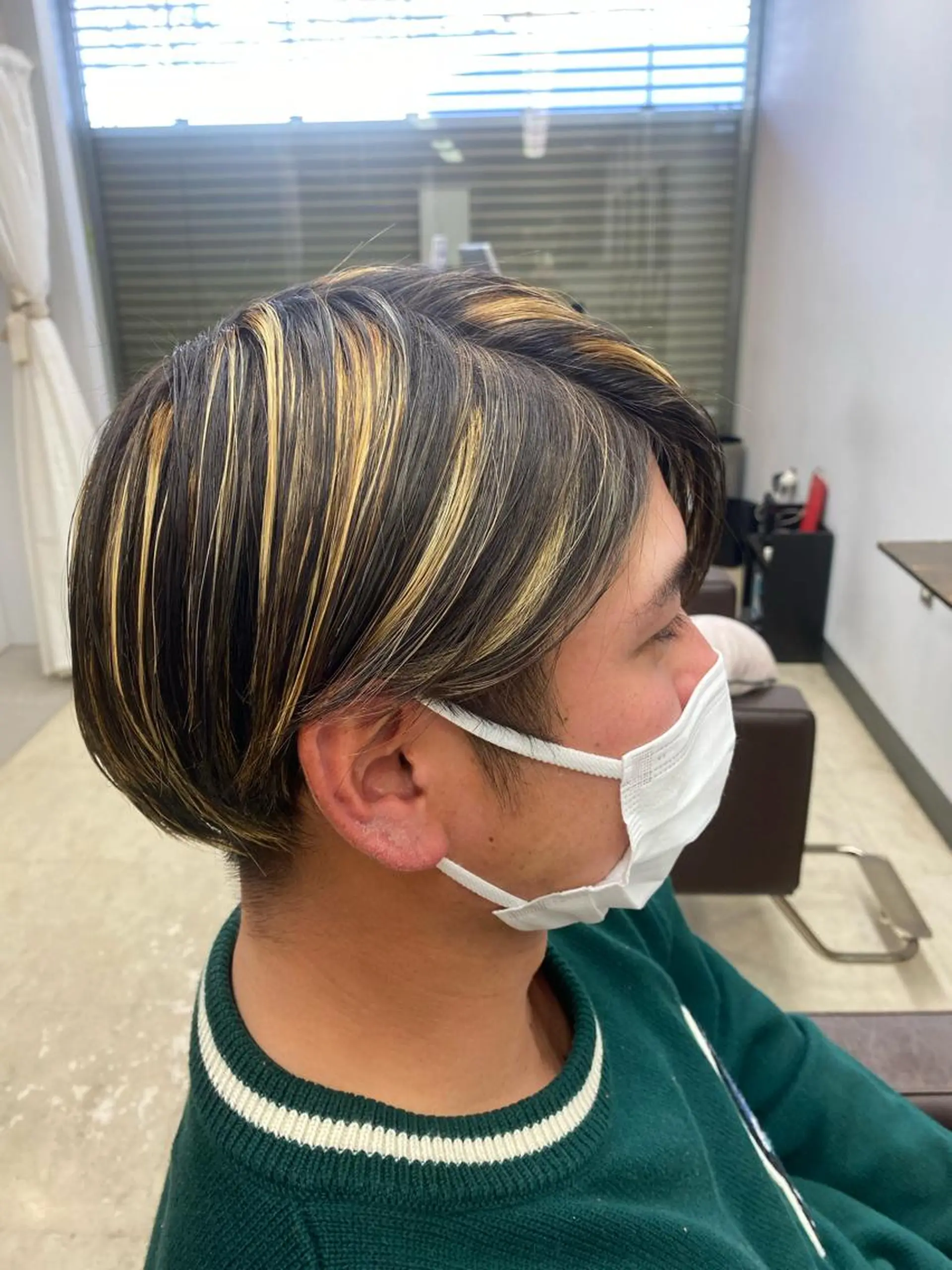 ショート カラー メンズ メンズブリーチ ブリーチ ケアブリーチ トリートメント 産休の為お休みです! 小島凜のヘアスタイル