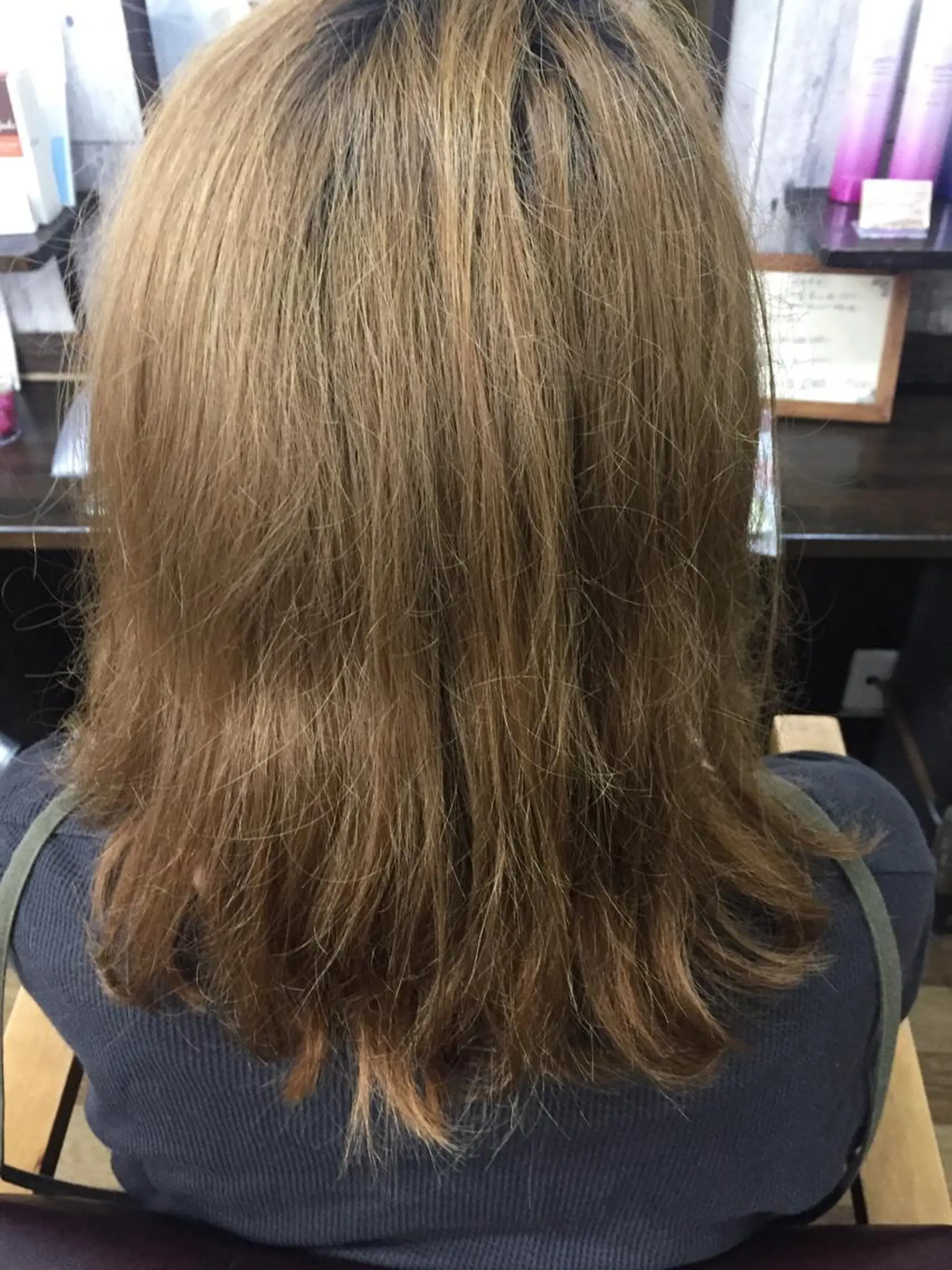 カラー ブリーチ 中山 ルミ子のヘアスタイル