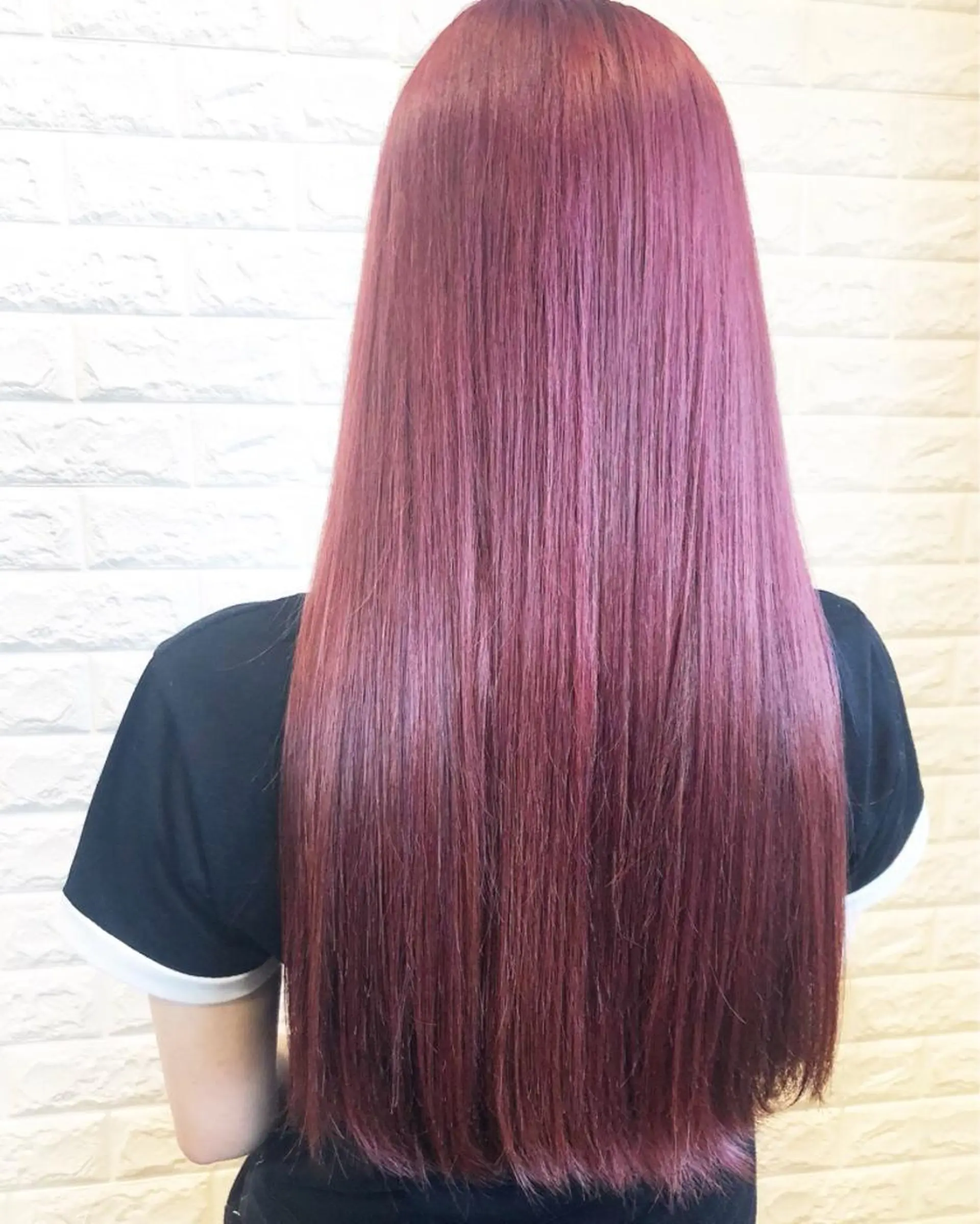 ロング カラー 西本 夏美のヘアスタイル