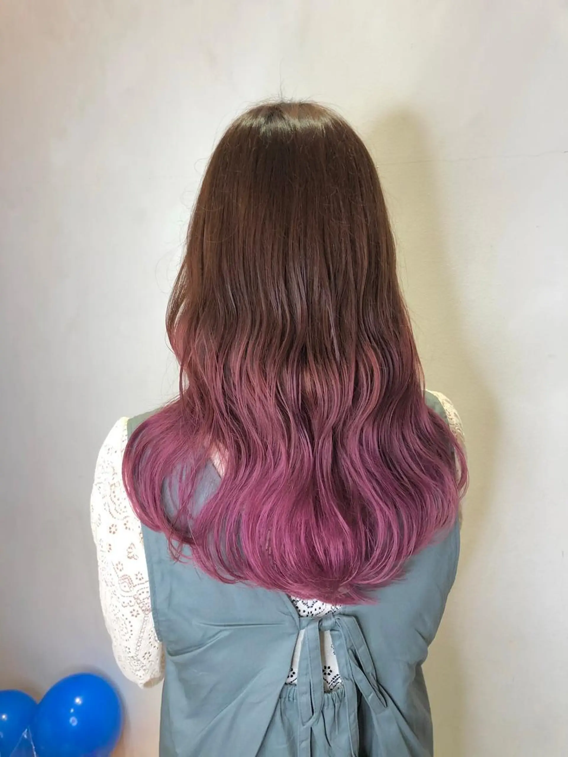 ロング カラー アディクシーカラー アッシュ ミストバング ブリーチ ブロンド N° uairo 川崎店【ユアイロ】のヘアスタイル