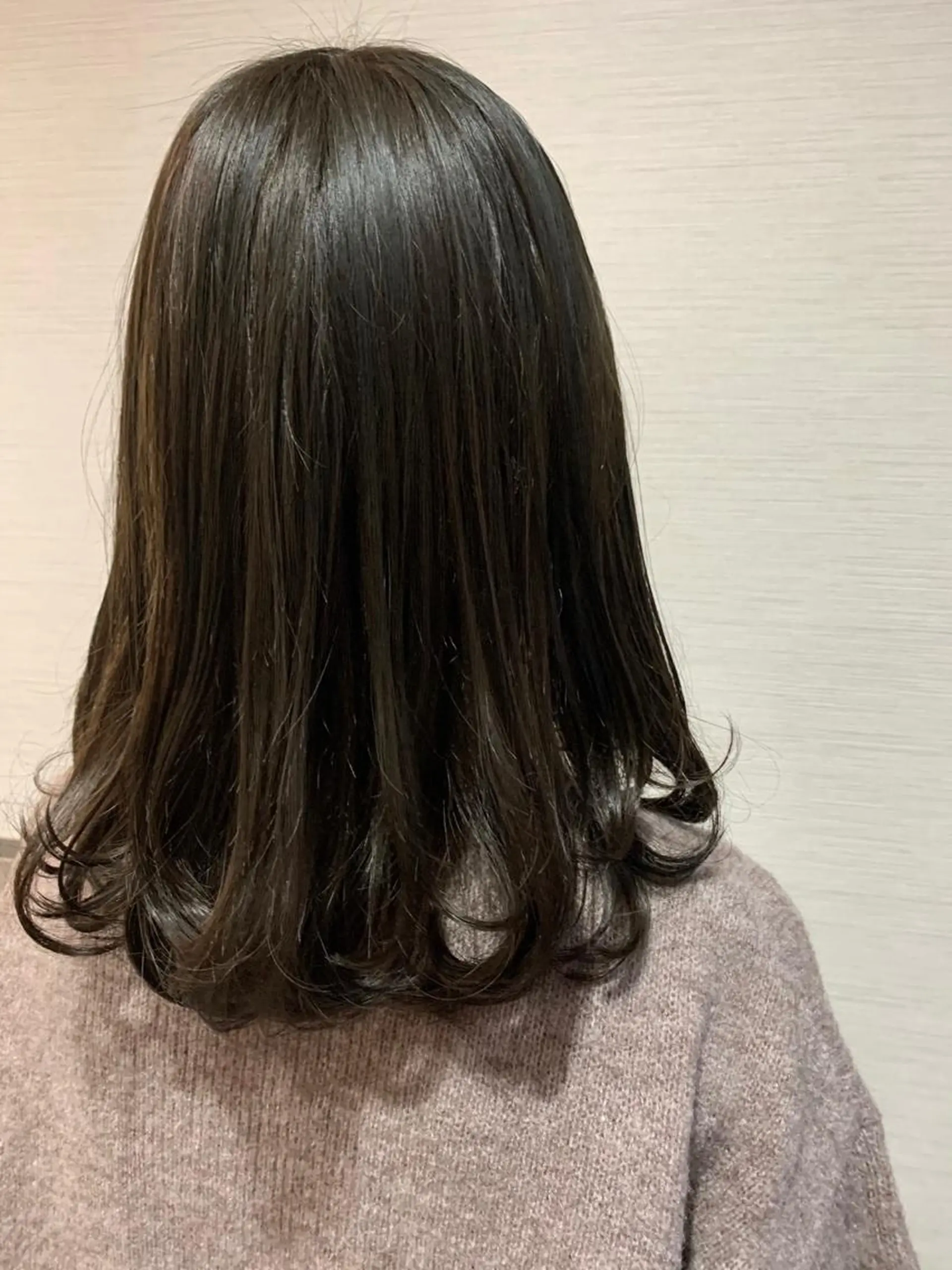ミディアム カラー 蓮見  友里のヘアスタイル