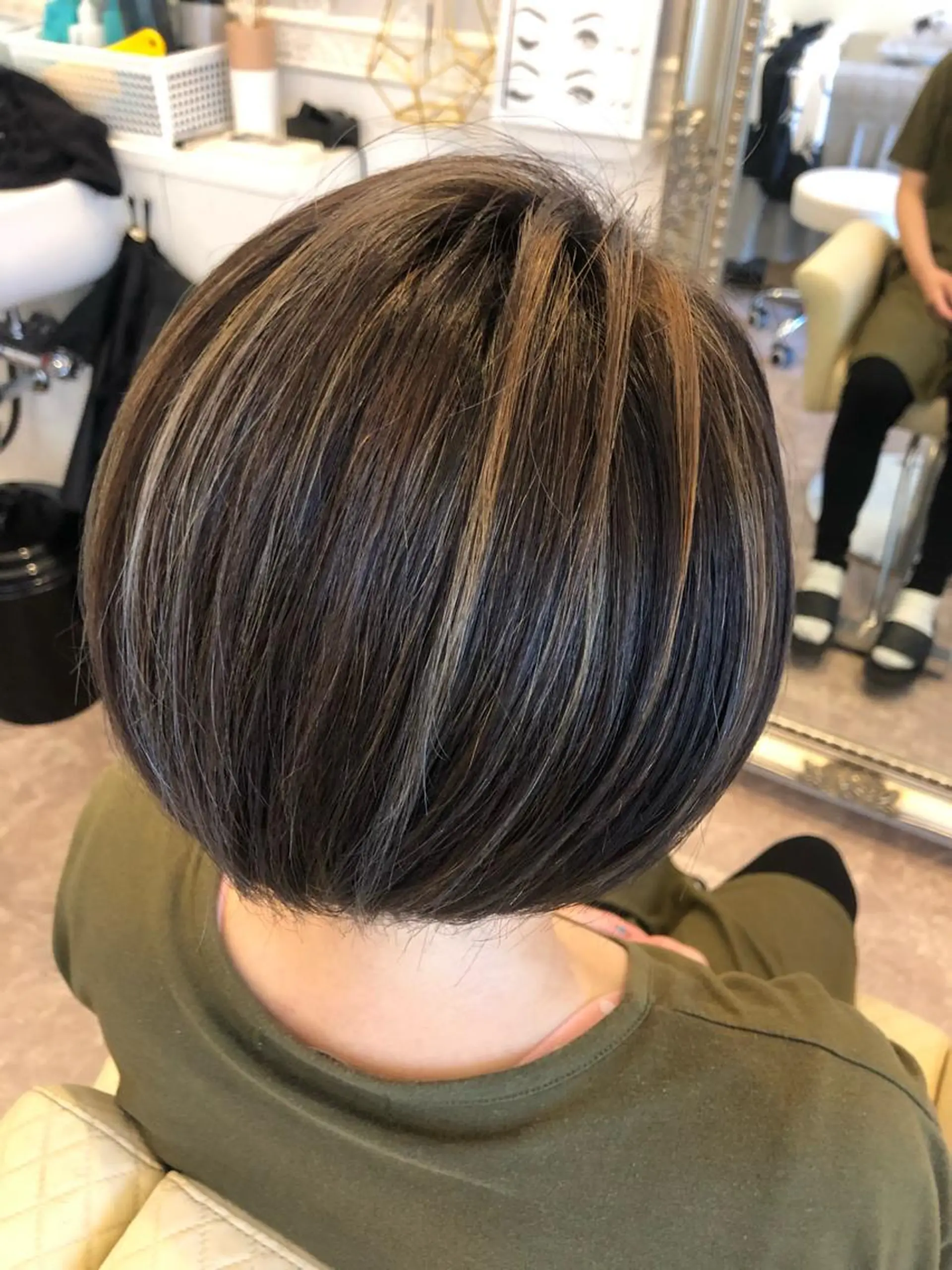 ショート カラー ハイライトカラー ハイライト La.fleur ラ.フルールのヘアスタイル