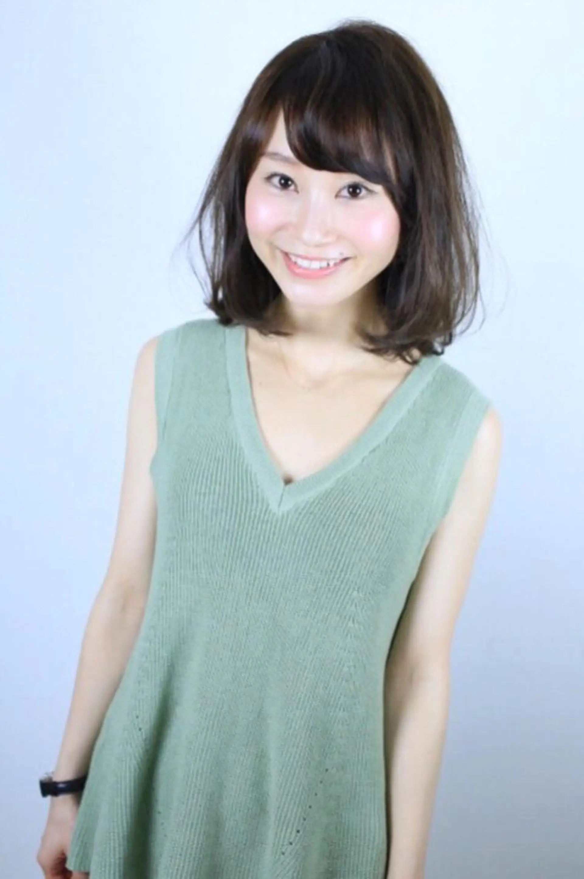 ミディアム カット 縮毛矯正 トリートメント ヘッドスパ Amour二子玉川/ 髪質改善サロンのヘアスタイル