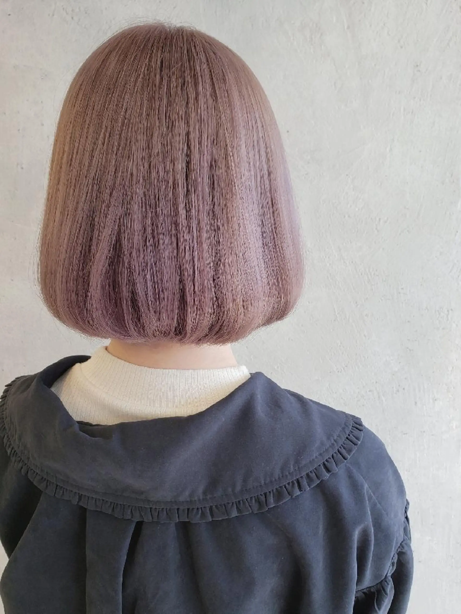 ショート カラー 艶髪/オリーブ系/ 肌が綺麗に見えるお色のヘアスタイル