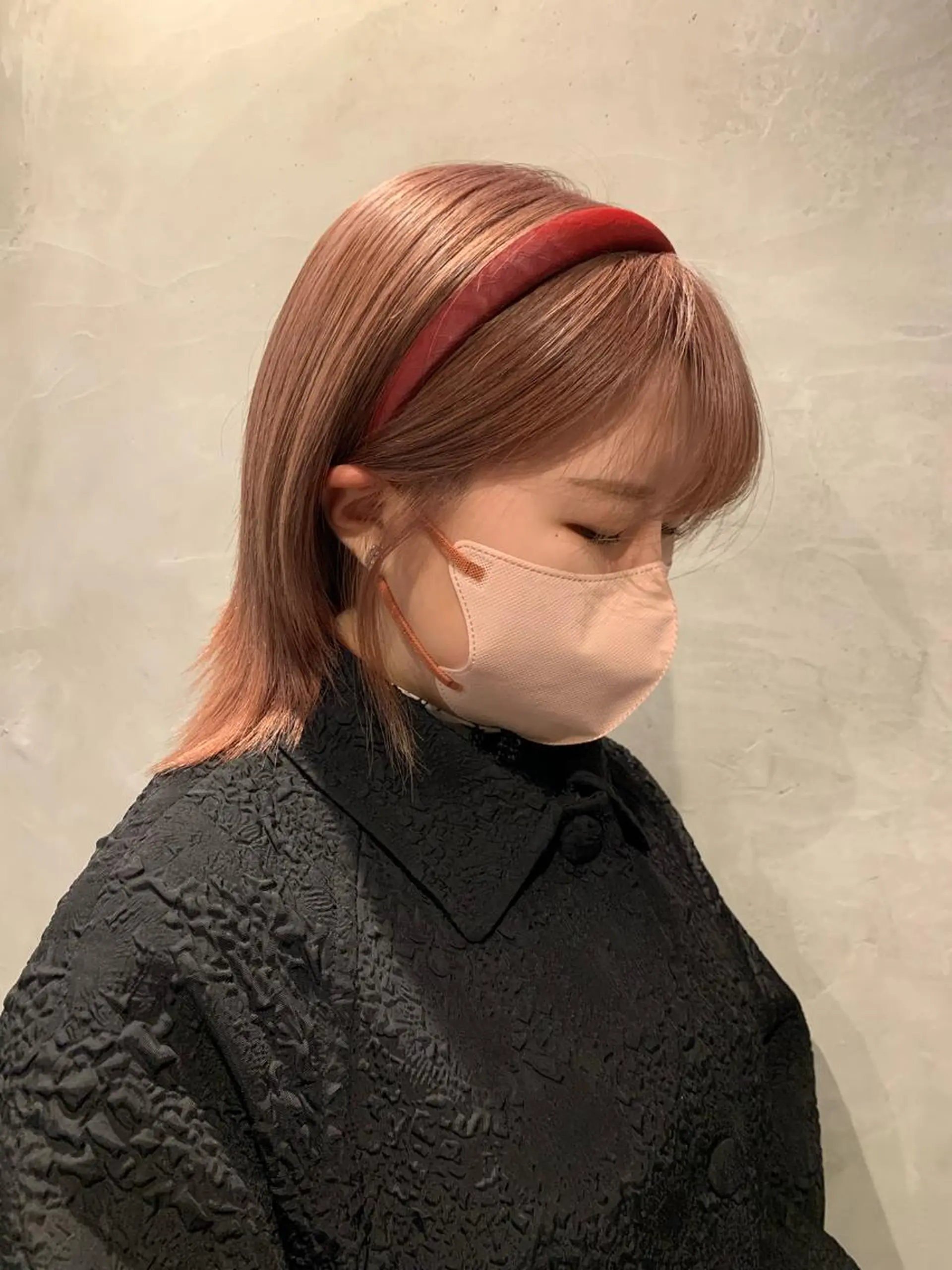 ミディアム カラー メンズ メンズブリーチ ベージュカラー ブリーチ ピンクカラー ピンクベージュ 落合希 Olivebeigeのヘアスタイル