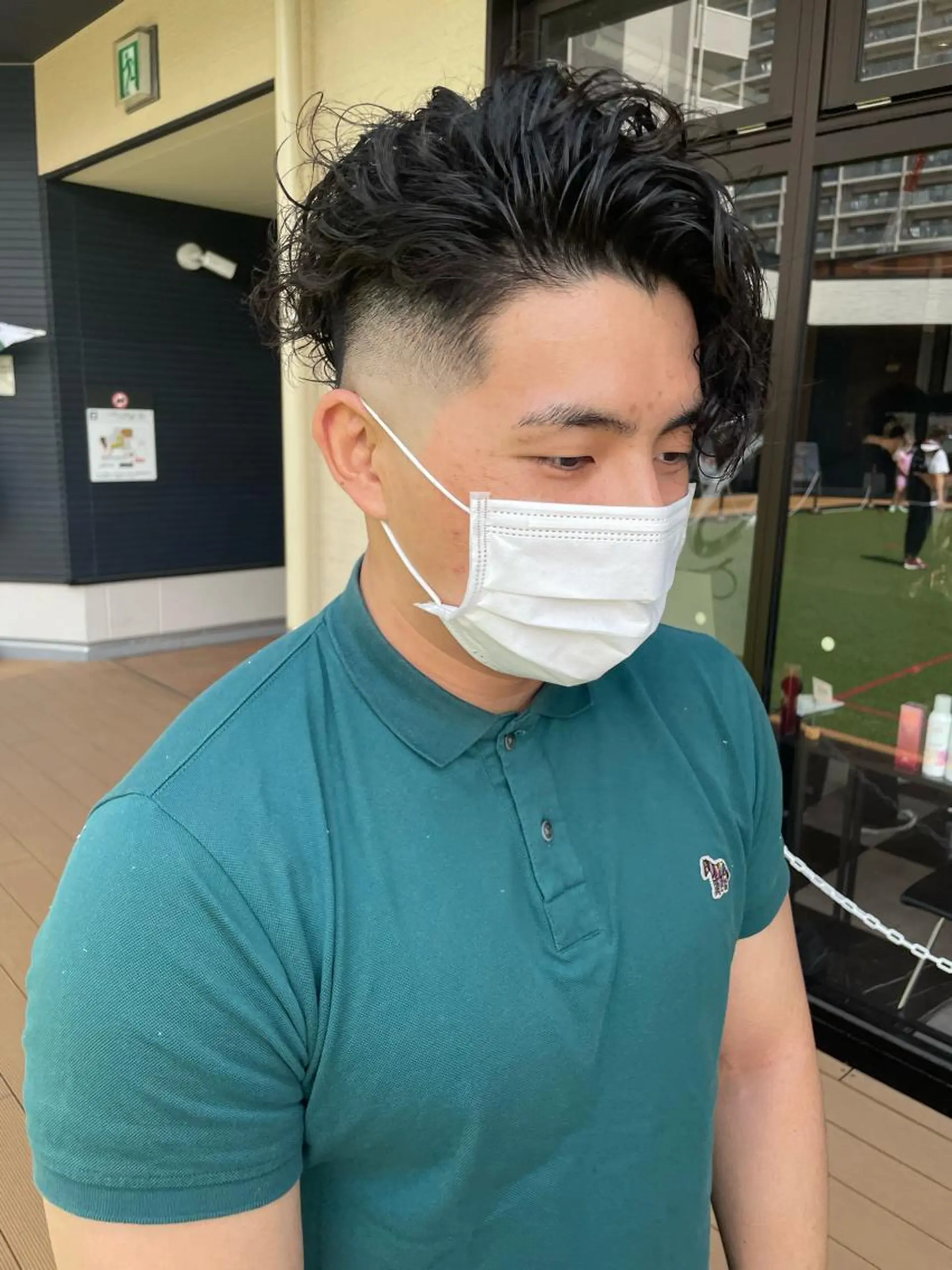 ショート パーマ メンズ フェードカット メンズパーマ プードルパーマ プードルパーマ メンズヘア特化 崎田 成人のヘアスタイル