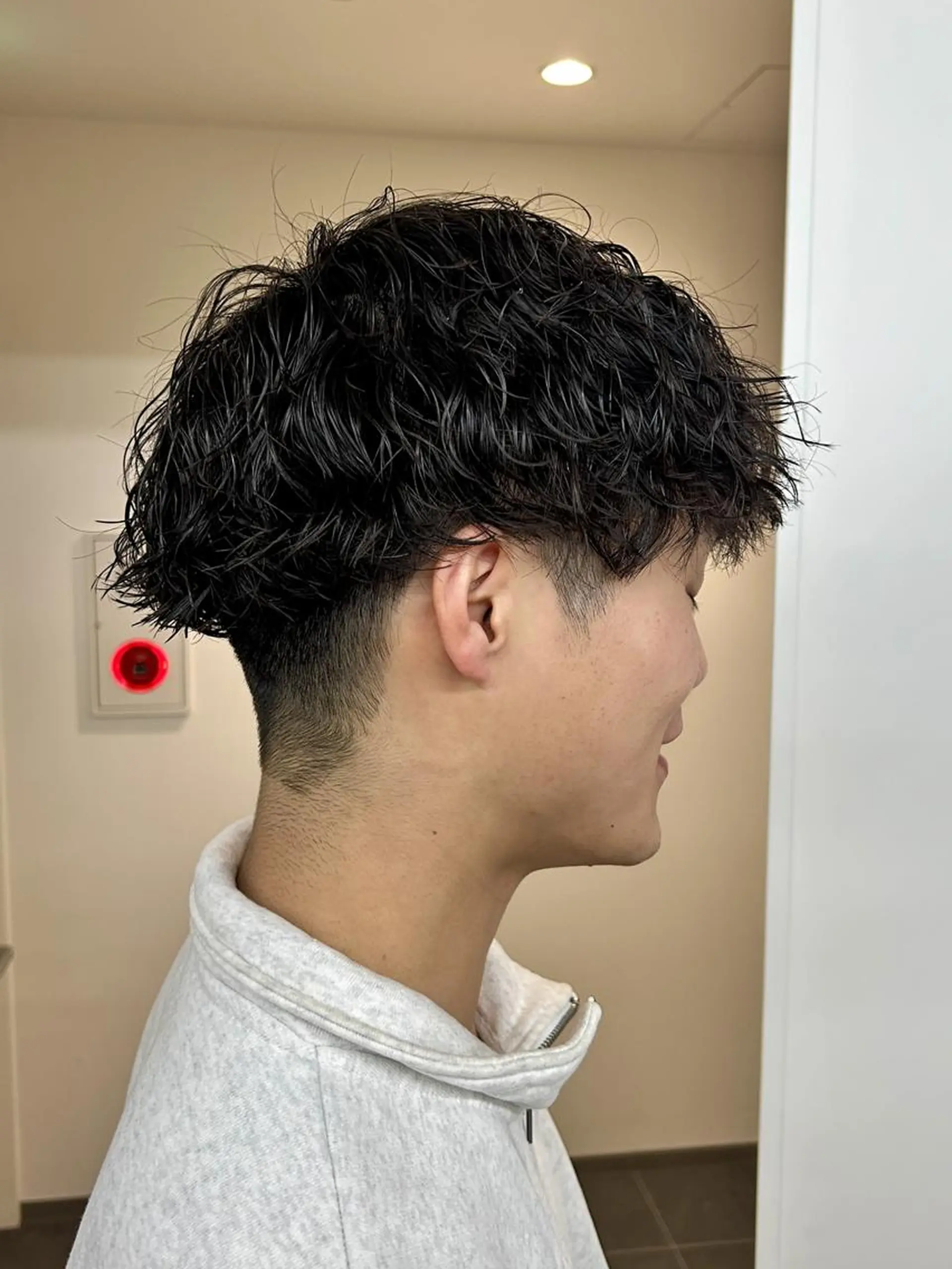 ショート メンズ パーマ メンズハイトーン メンズパーマ スペインカール スパイキーショート ツイストスパイラルパーマ メンズパーマ/ メンズカット/タクヤのヘアスタイル